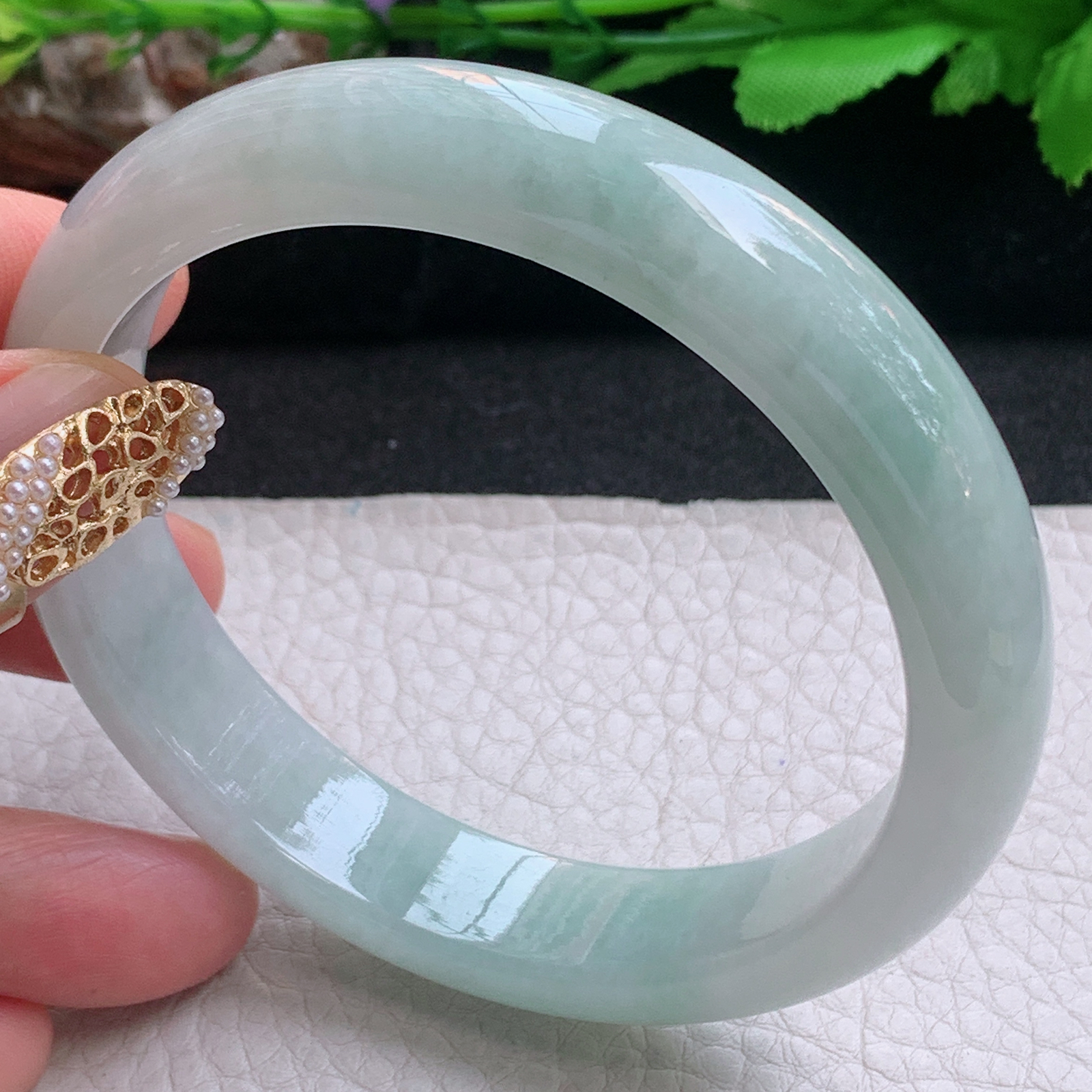 nc大圈口61.8*13.3*8平安镯 天然缅甸翡翠a货手镯浅绿水润正圈玉镯子