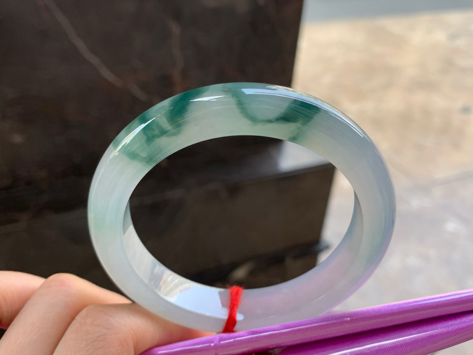 58.5-12.4-9.5

蓝花手镯^_^飘花灵韵