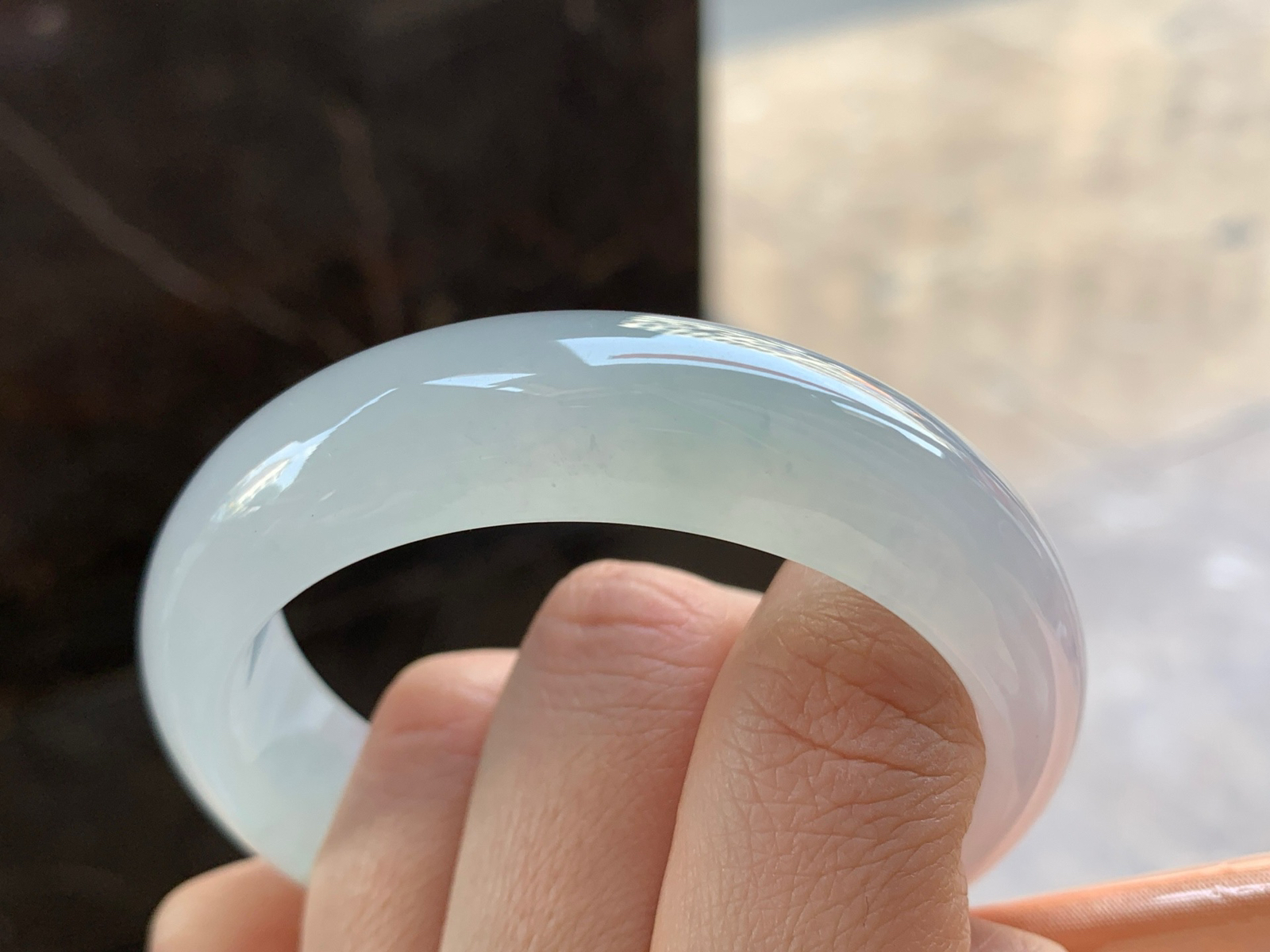 53.5-15.8-8

冰种宽版手镯^_^冰透