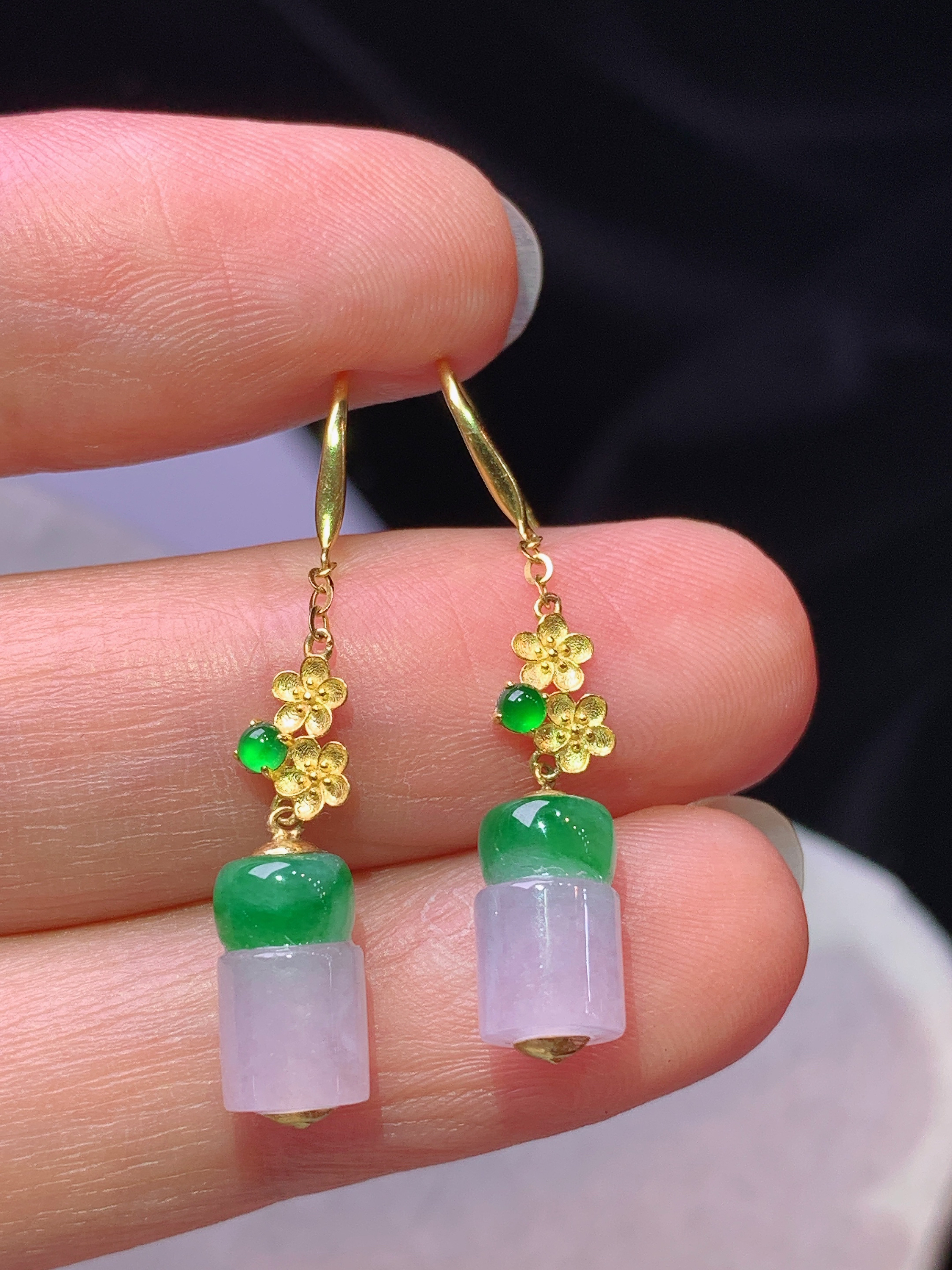 18k金镶嵌冰淡紫罗兰玉柱耳坠 玉质细腻 色泽艳丽清新 水润亮眼 整体尺寸33.6*9.5*5.6e1