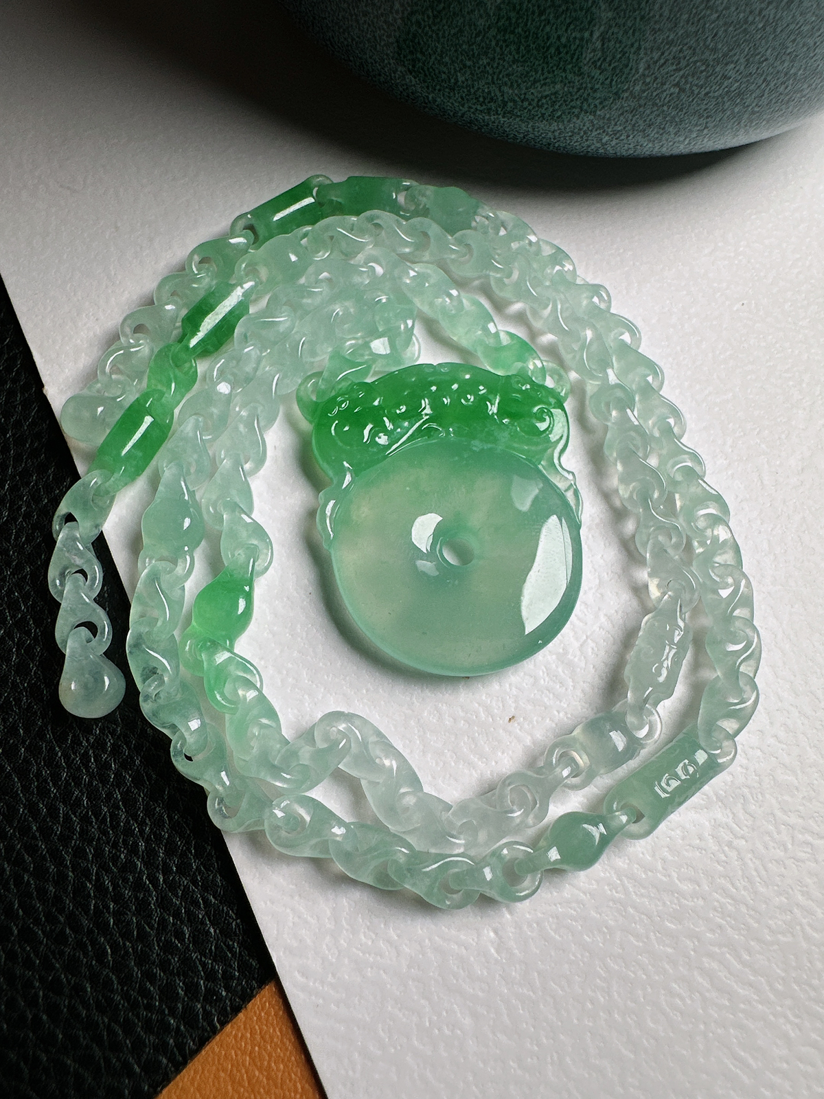 【稀缺】【链牌】比大熊猫还难得见到的冰飘绿链牌来啦！！！冰感十足的材料，环环相扣的设计，可遇而不可求