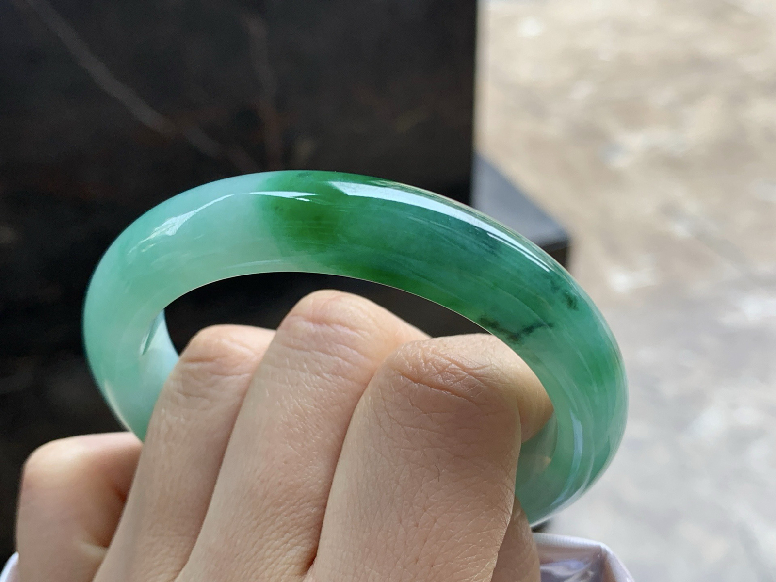 53.5-11.4-8.5

绿色手镯^_^鲜艳