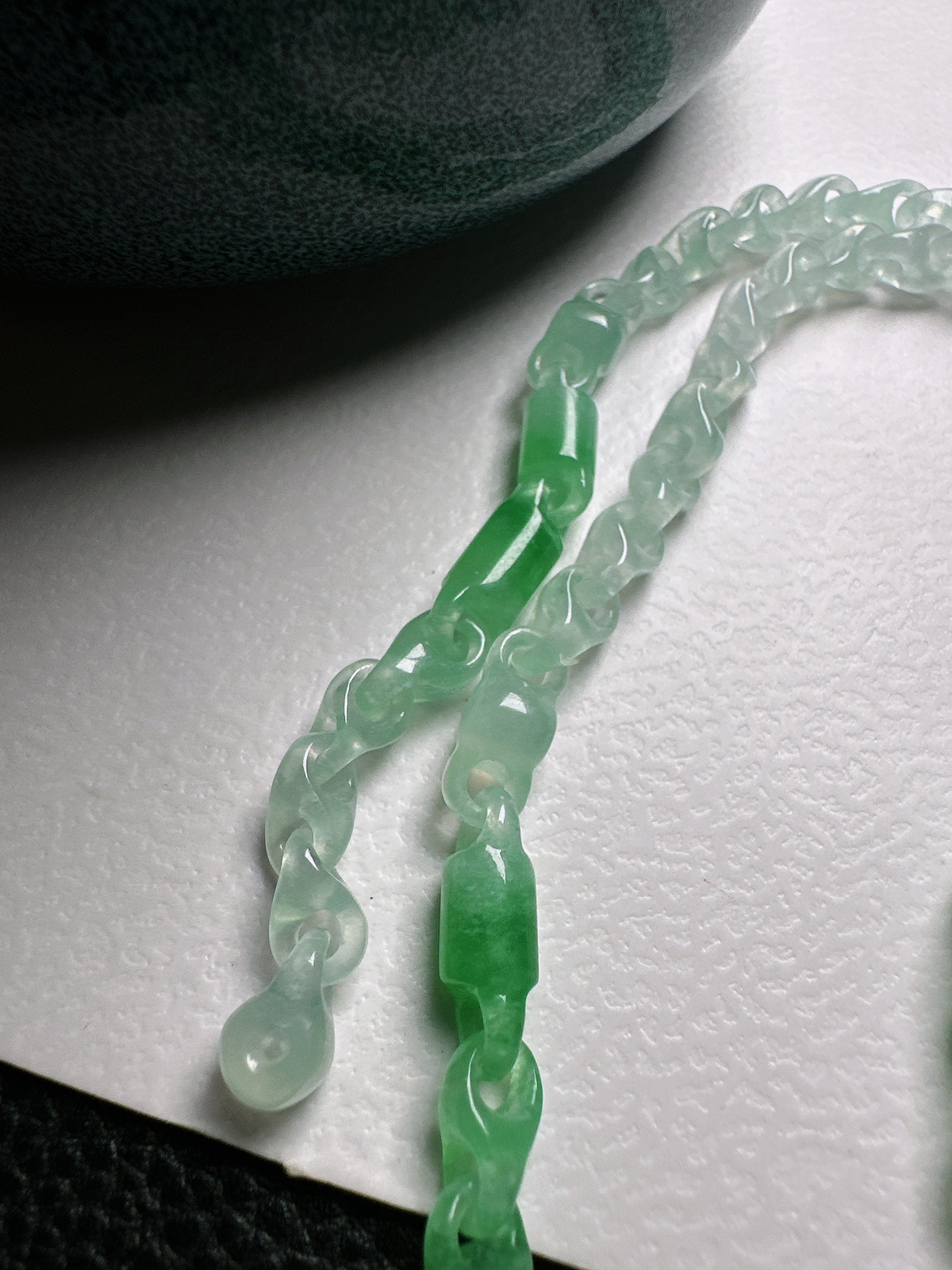 【稀缺】【链牌】比大熊猫还难得见到的冰飘绿链牌来啦！！！冰感十足的材料，环环相扣的设计，可遇而不可求，品质很好，收藏可选！