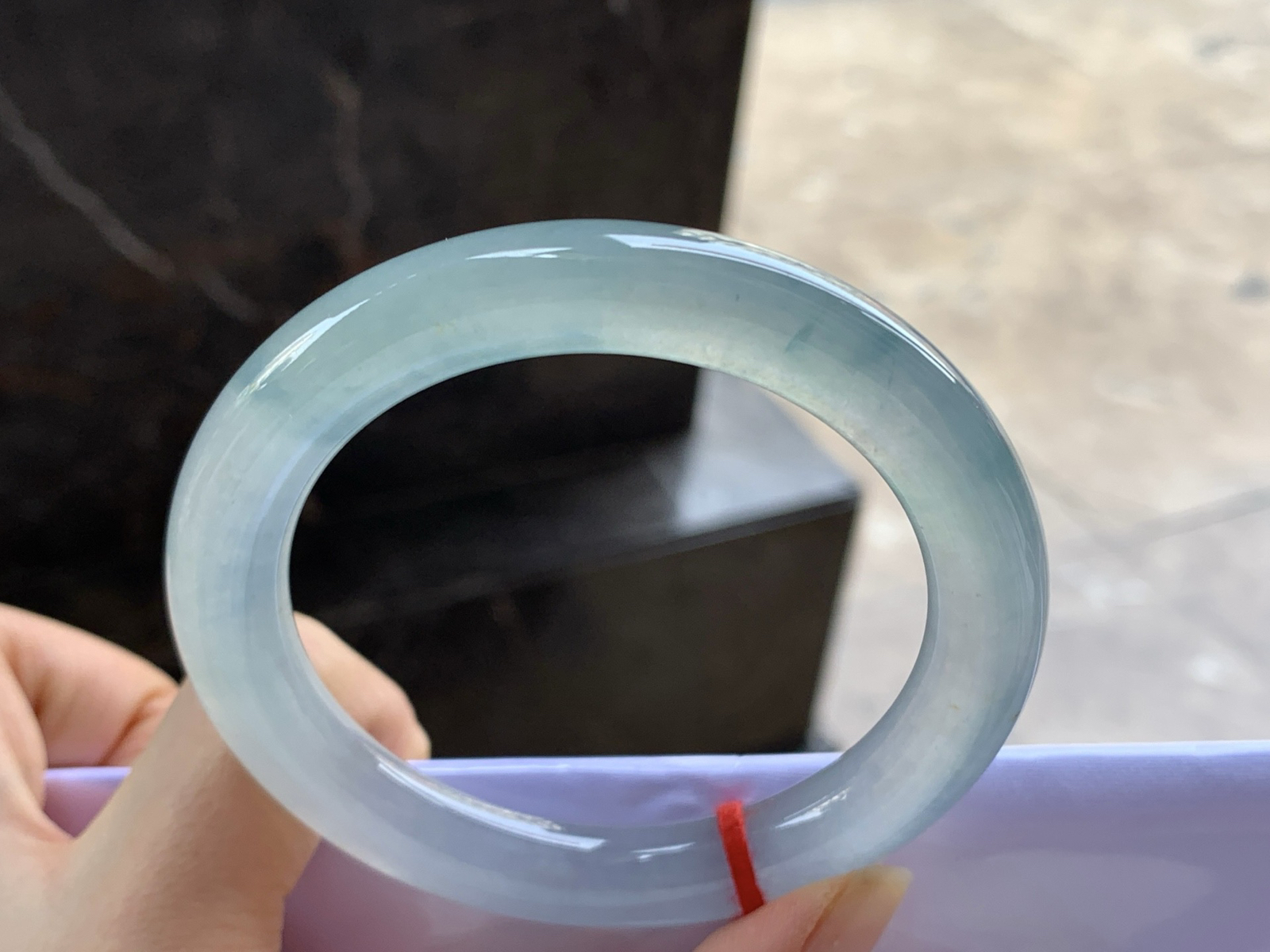 57-10

冰蓝水圆条手镯^_^清透