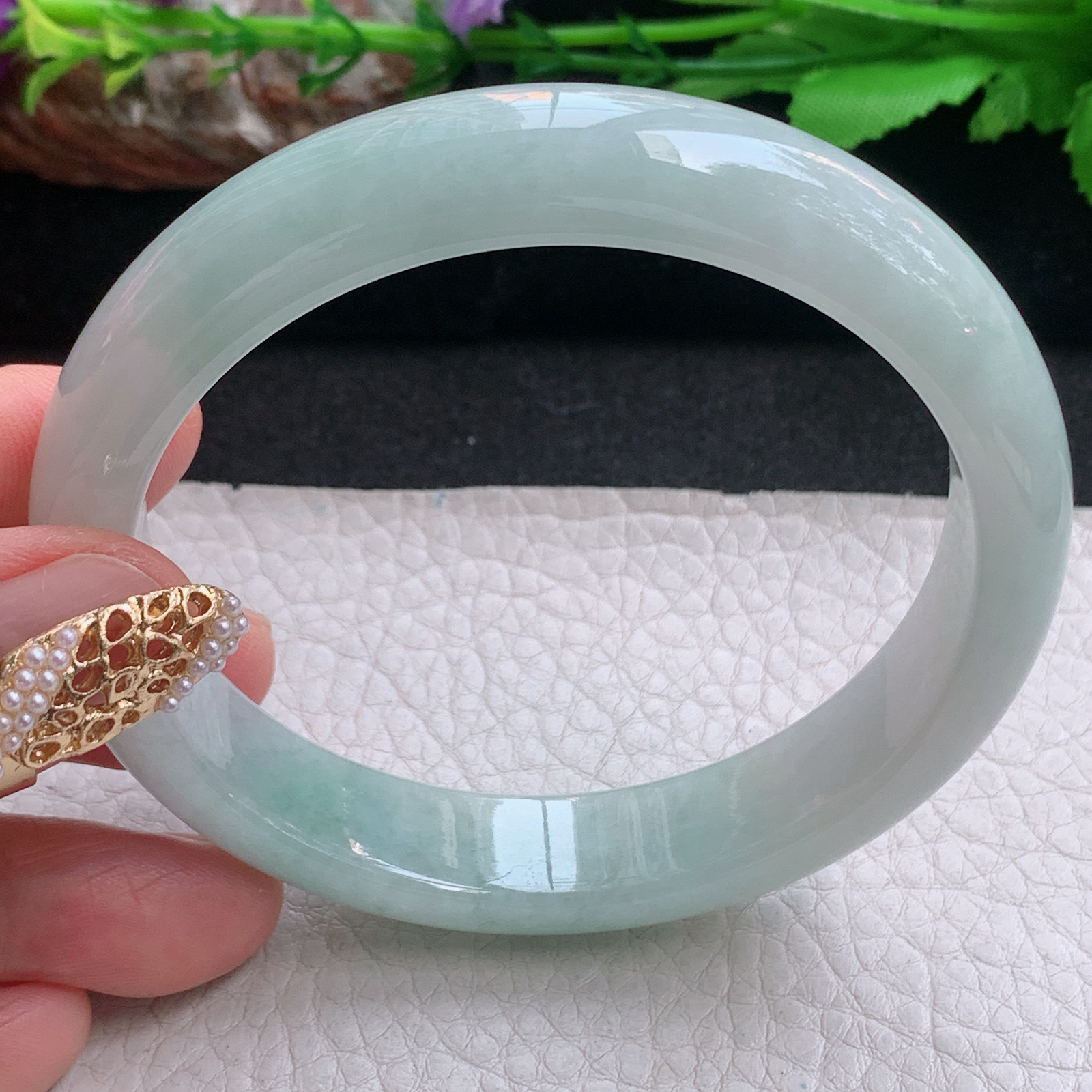 nc大圈口61.8*13.3*8平安镯 天然缅甸翡翠a货手镯浅绿水润正圈玉镯子