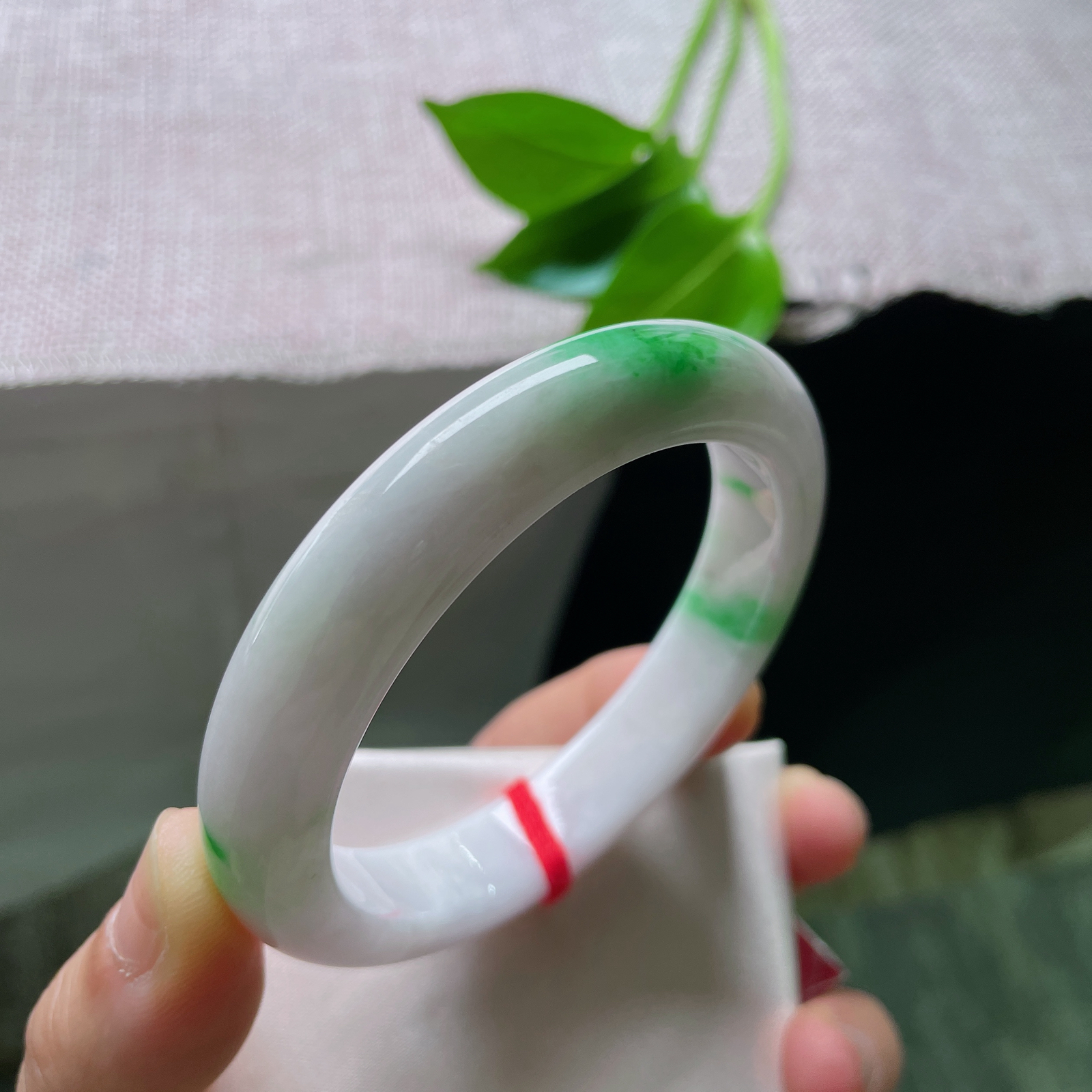 55.9/12.3/8.8，飘绿正圈，水润，细腻，优雅，点翠千金..