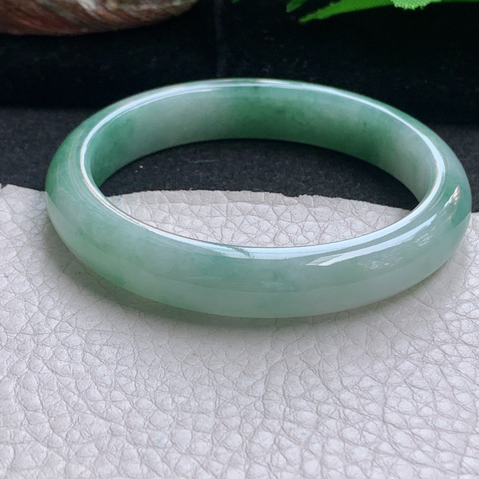 n实拍55*11*7.6平安镯 天然缅甸翡翠a货手镯飘花清秀正圈玉镯子