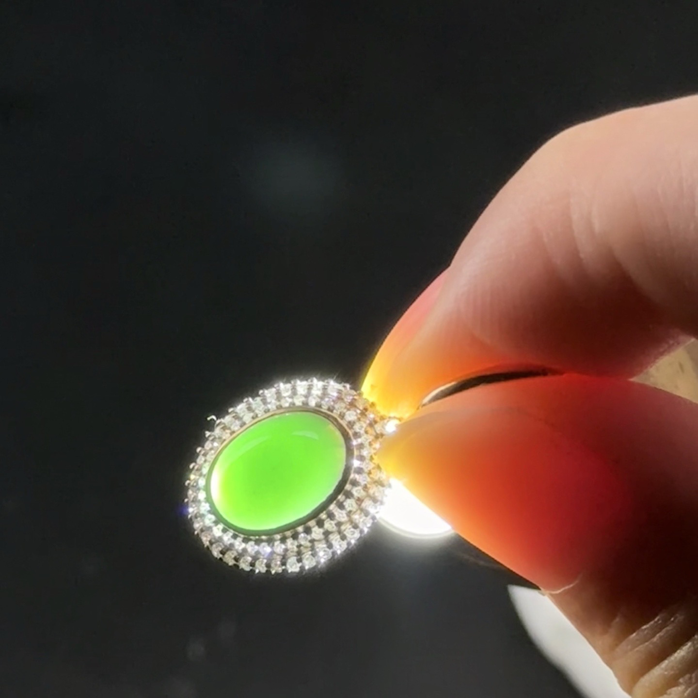 18k墨翠蛋面耳坠 满钻豪镶 打灯通透 油性十足 尺寸14.1