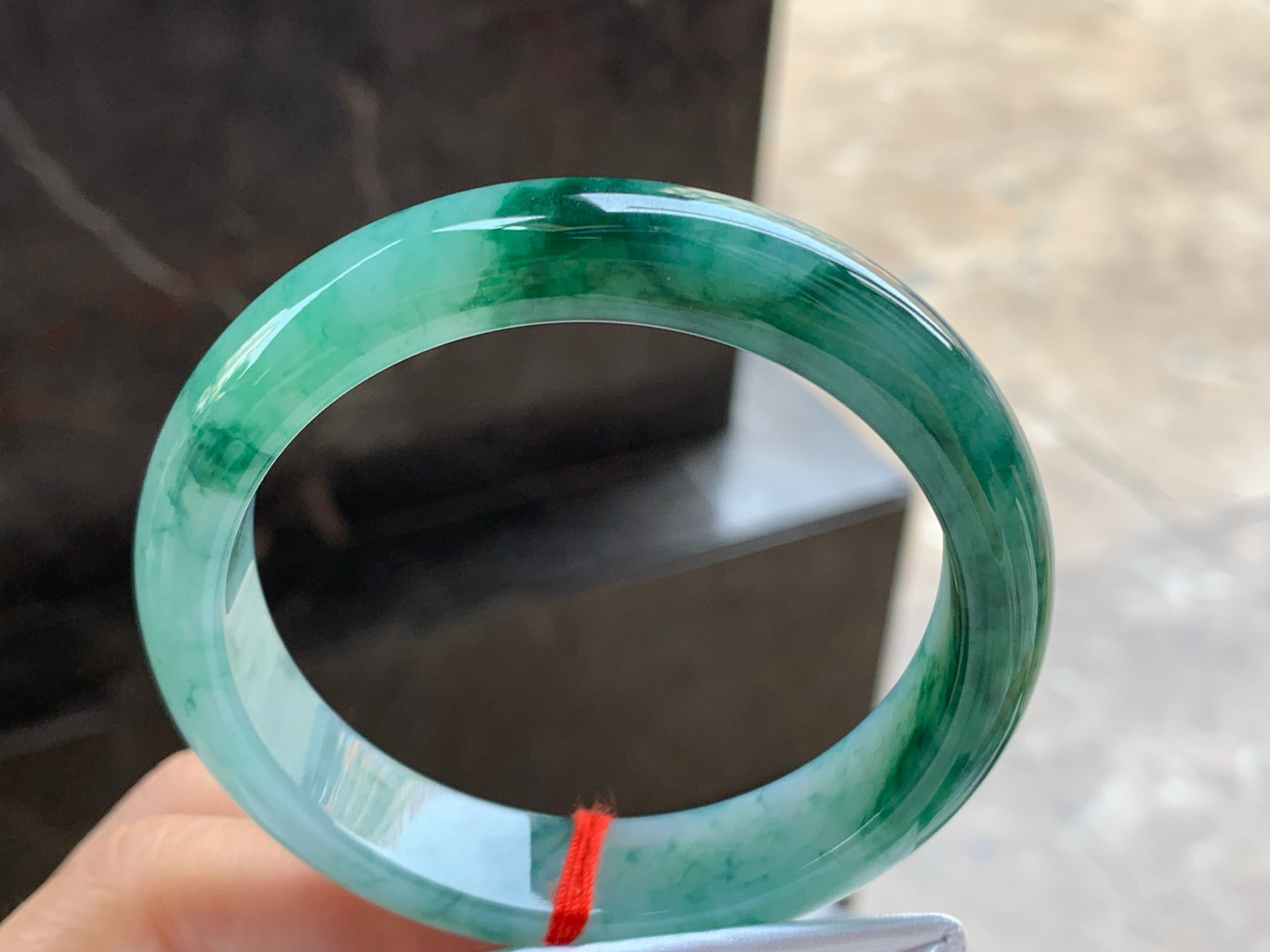 56.5-12.6-7.9

飘花手镯^_^玉质温润