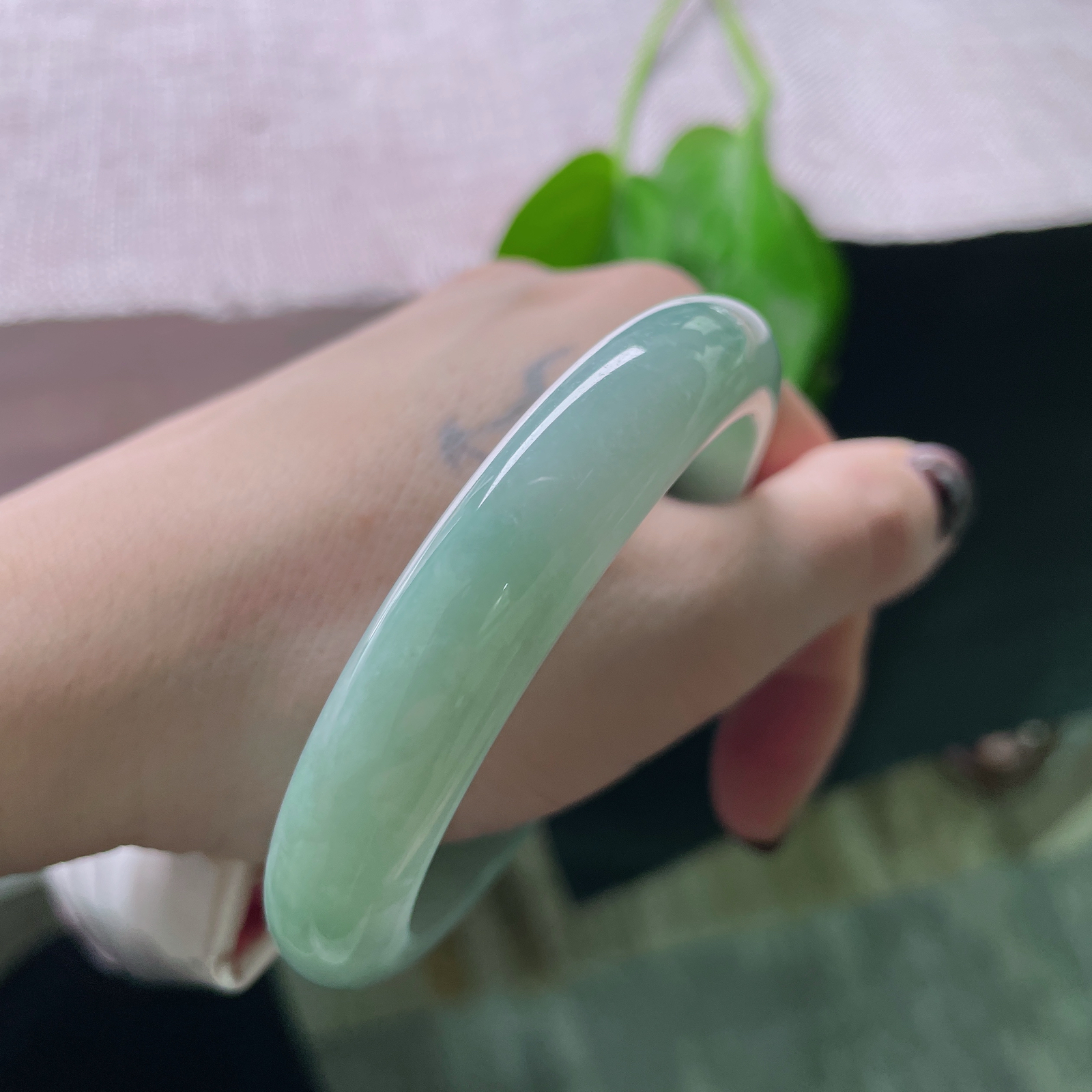 56.8/12/8.5，油绿底正圈，水头好，种老，不张扬，却自有千钧重量。