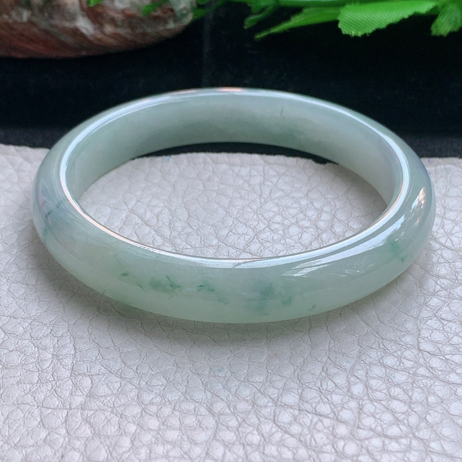 xx实拍56*10.5*7.5平安镯 天然缅甸翡翠a货手镯飘花秀气正圈叮当镯