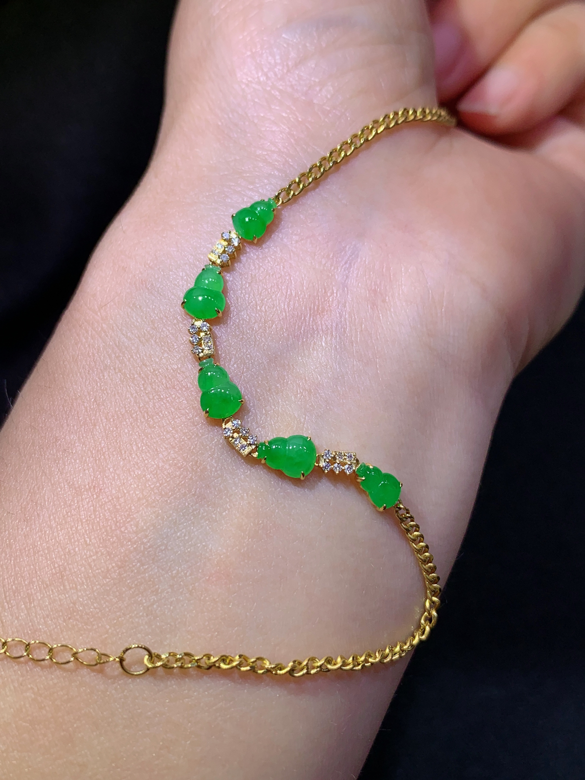 冰阳绿葫芦手链，18k金镶嵌，款式精美，冰润色阳，种水足，Wx 尺寸5.5*3.8*1