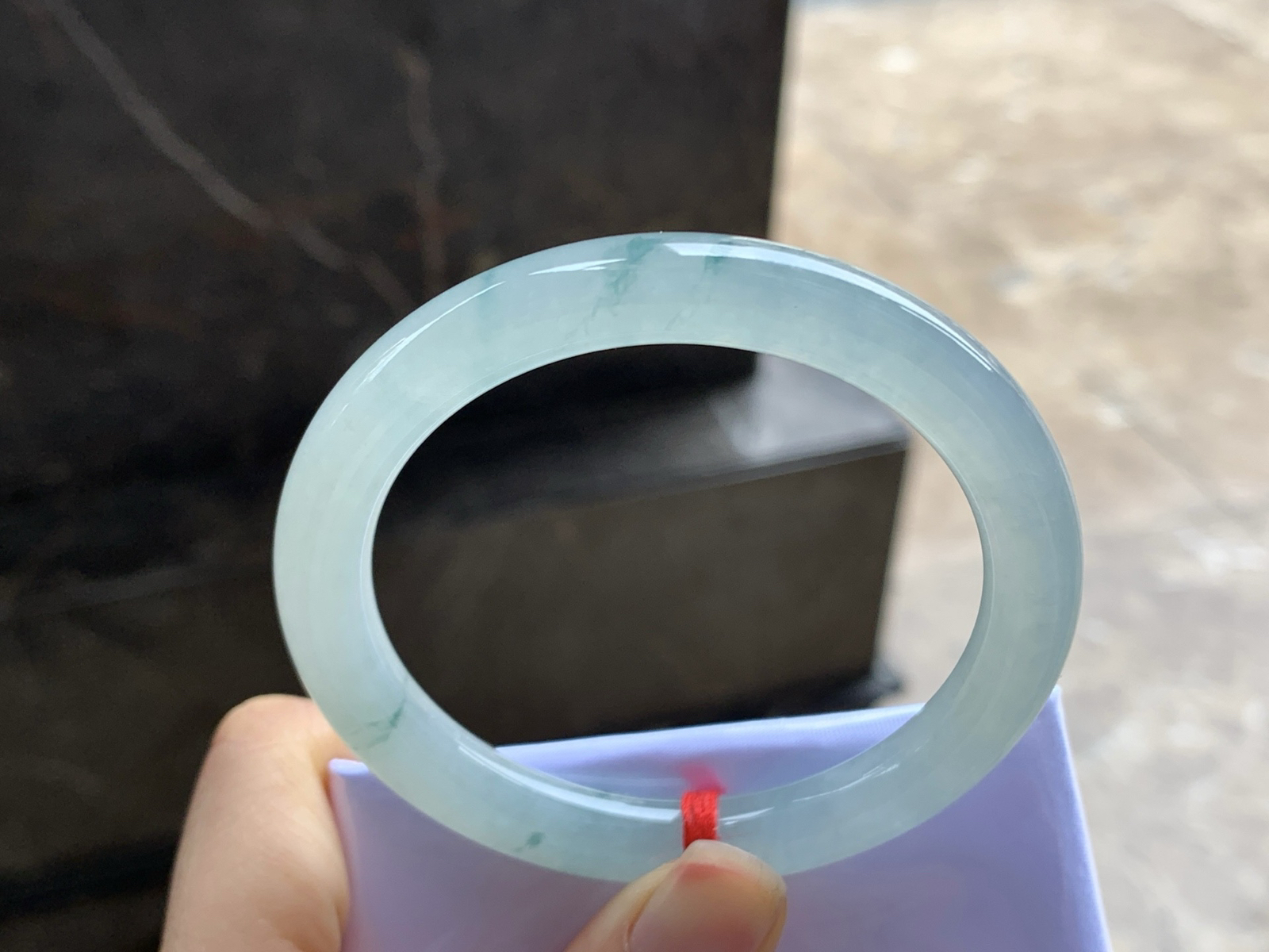 54.5-8.4

冰飘花圆条手镯^_^水润清新