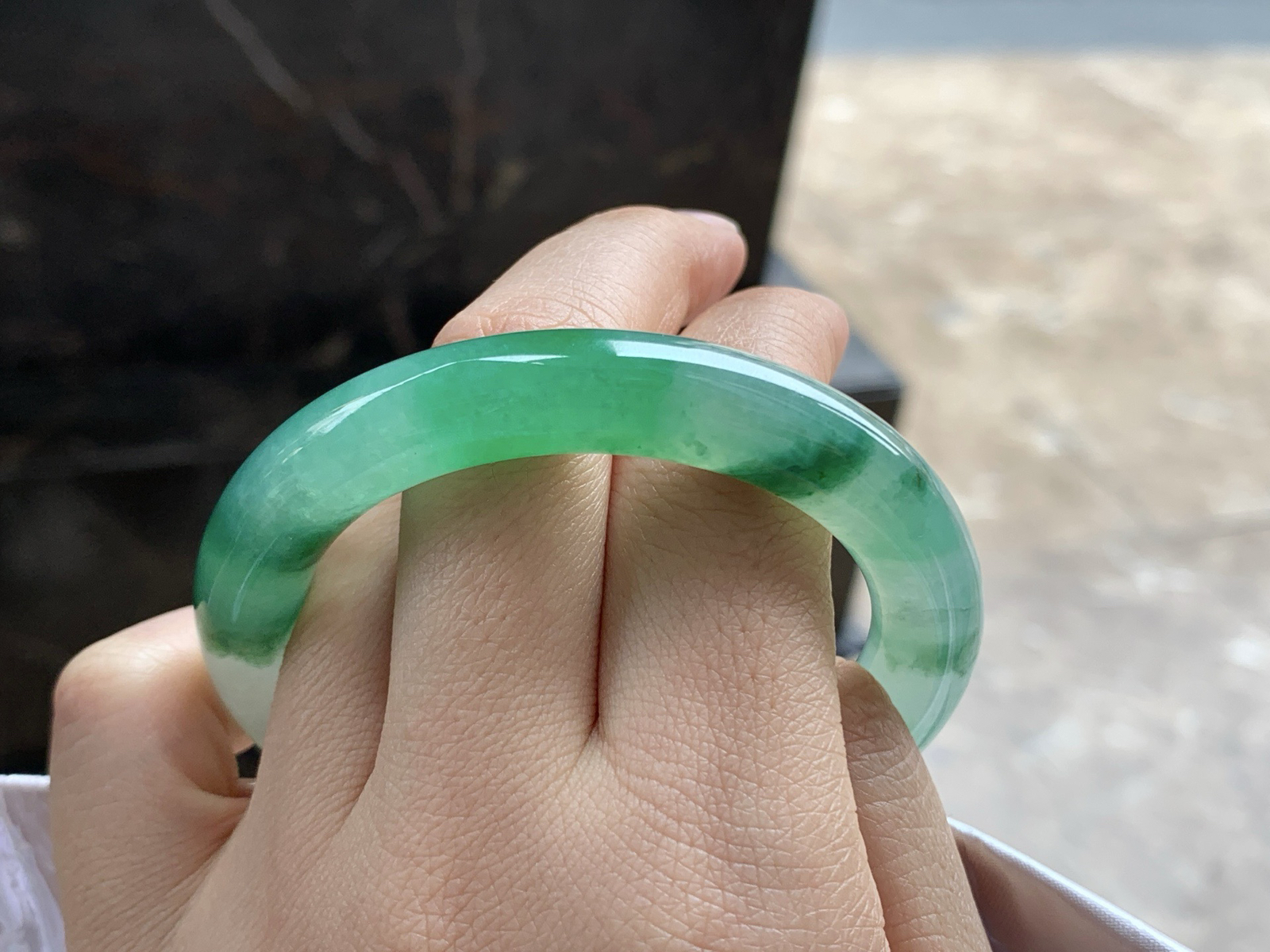 50-9.7

冰绿圆条手镯^_^种水好 鲜艳