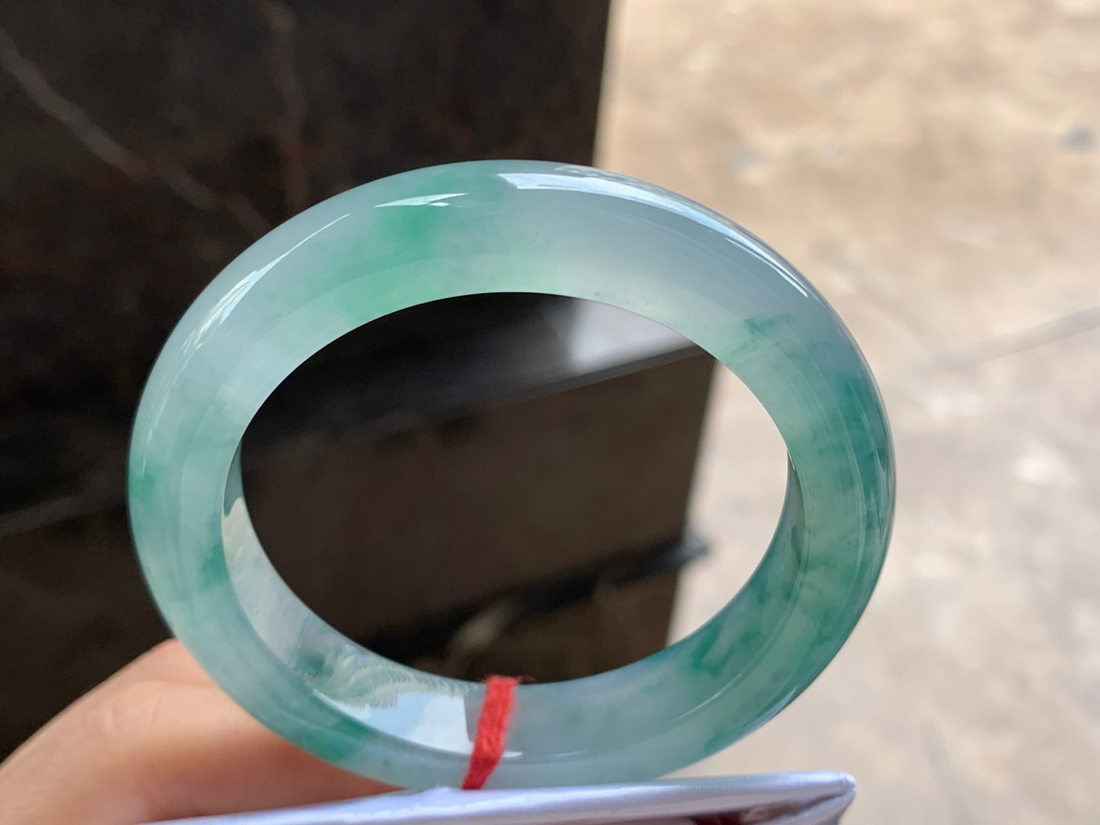 54-11.9-9.3

冰种飘花手镯^_^鲜艳