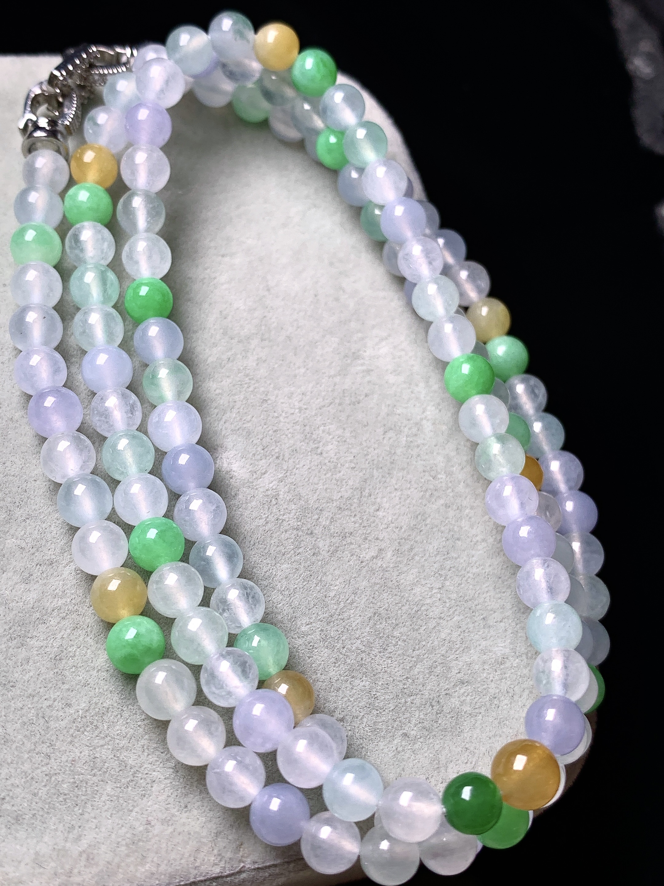 冰黄绿圆珠项链 玉质细腻 色泽艳丽清新 水润亮眼 整体尺寸4.8b7