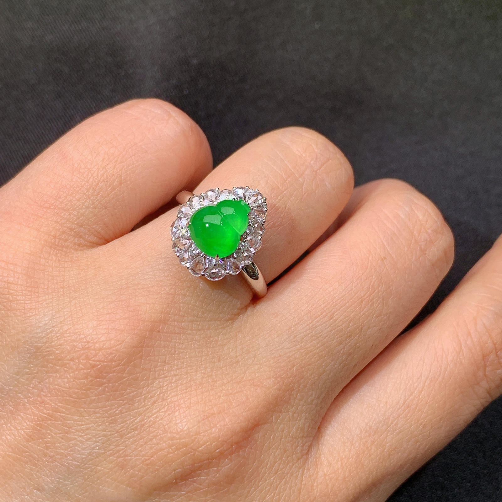 冰阳绿葫芦戒指，18k金镶嵌，简约时尚，冰润色阳，种水足，Tl 尺寸8.4*7.1*3.3