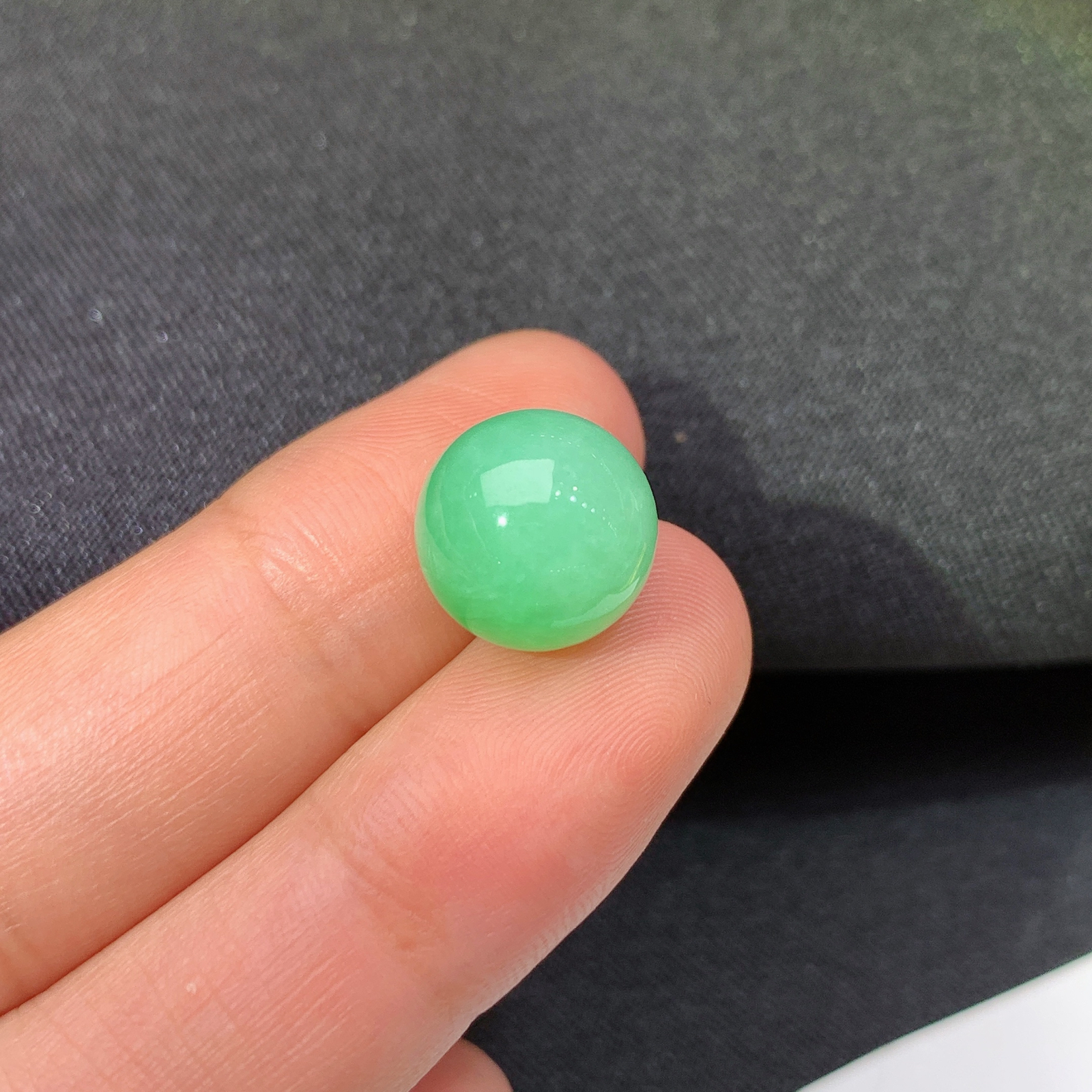 飘绿圆珠，镶嵌佳品，冰润细腻，种水足，Be 尺寸11