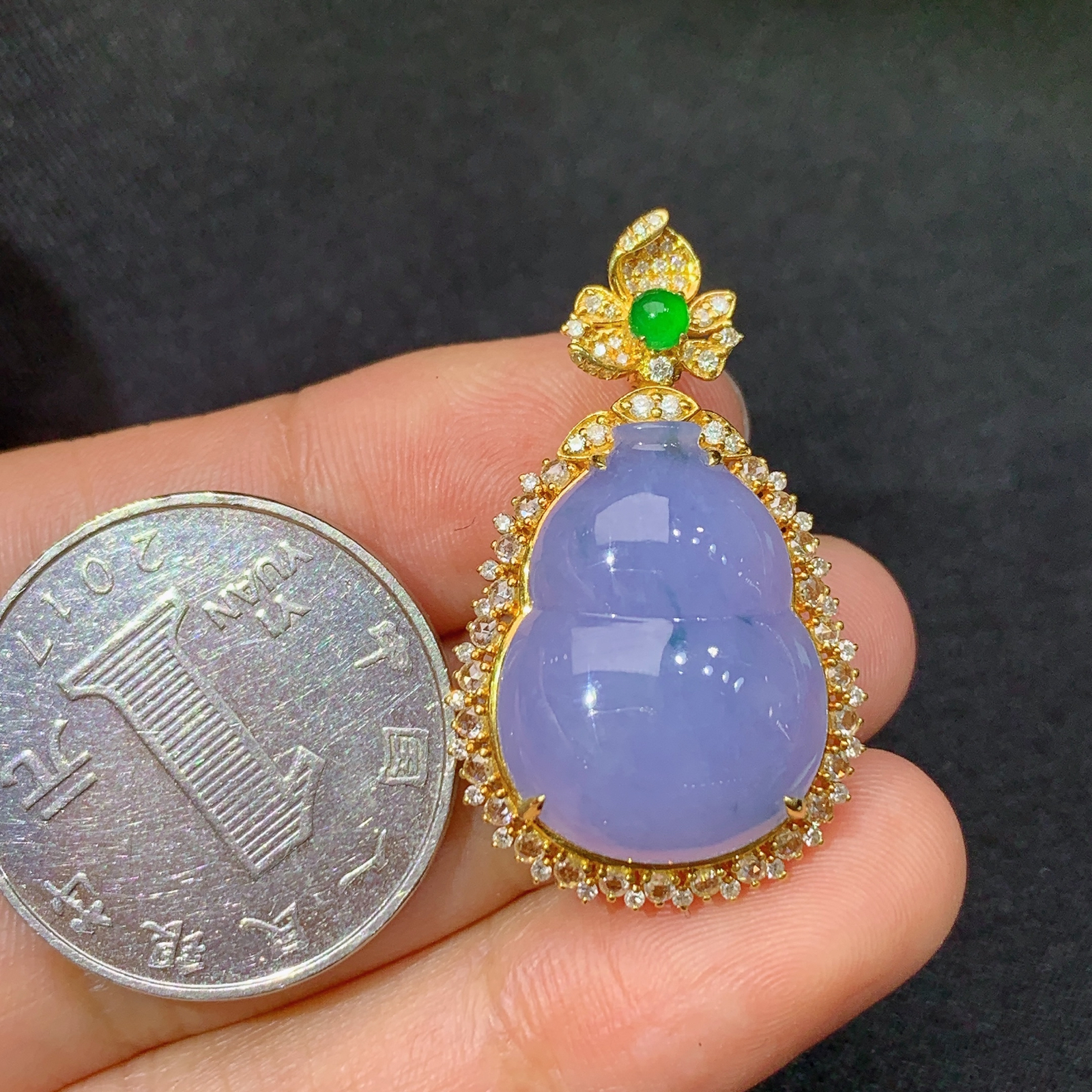 紫罗兰葫芦吊坠，18k金镶嵌，温润细腻，颜色鲜艳，Jz 尺寸33.3*20.1*10.1