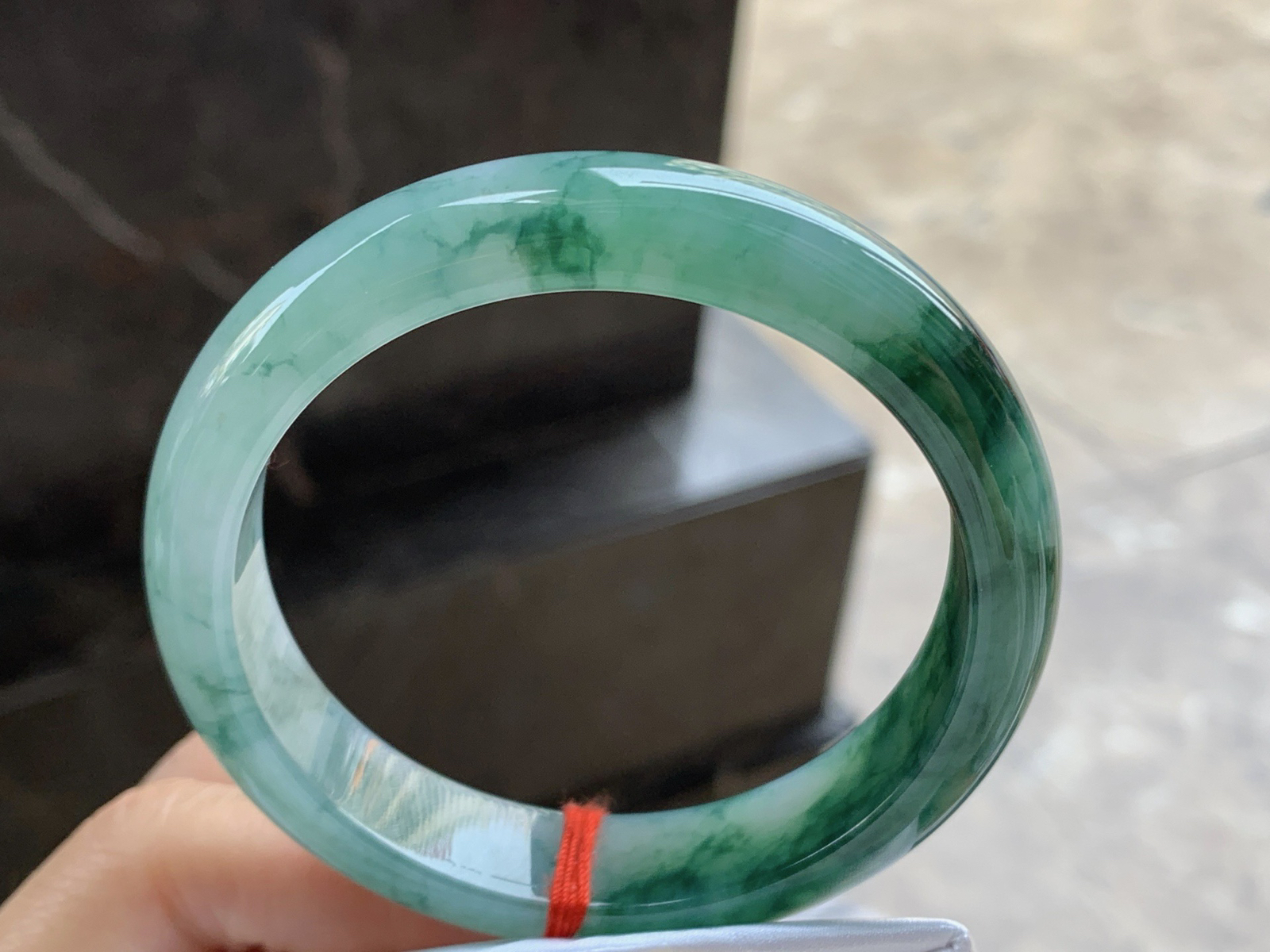 56.5-12.6-7.9

飘花手镯^_^玉质温润