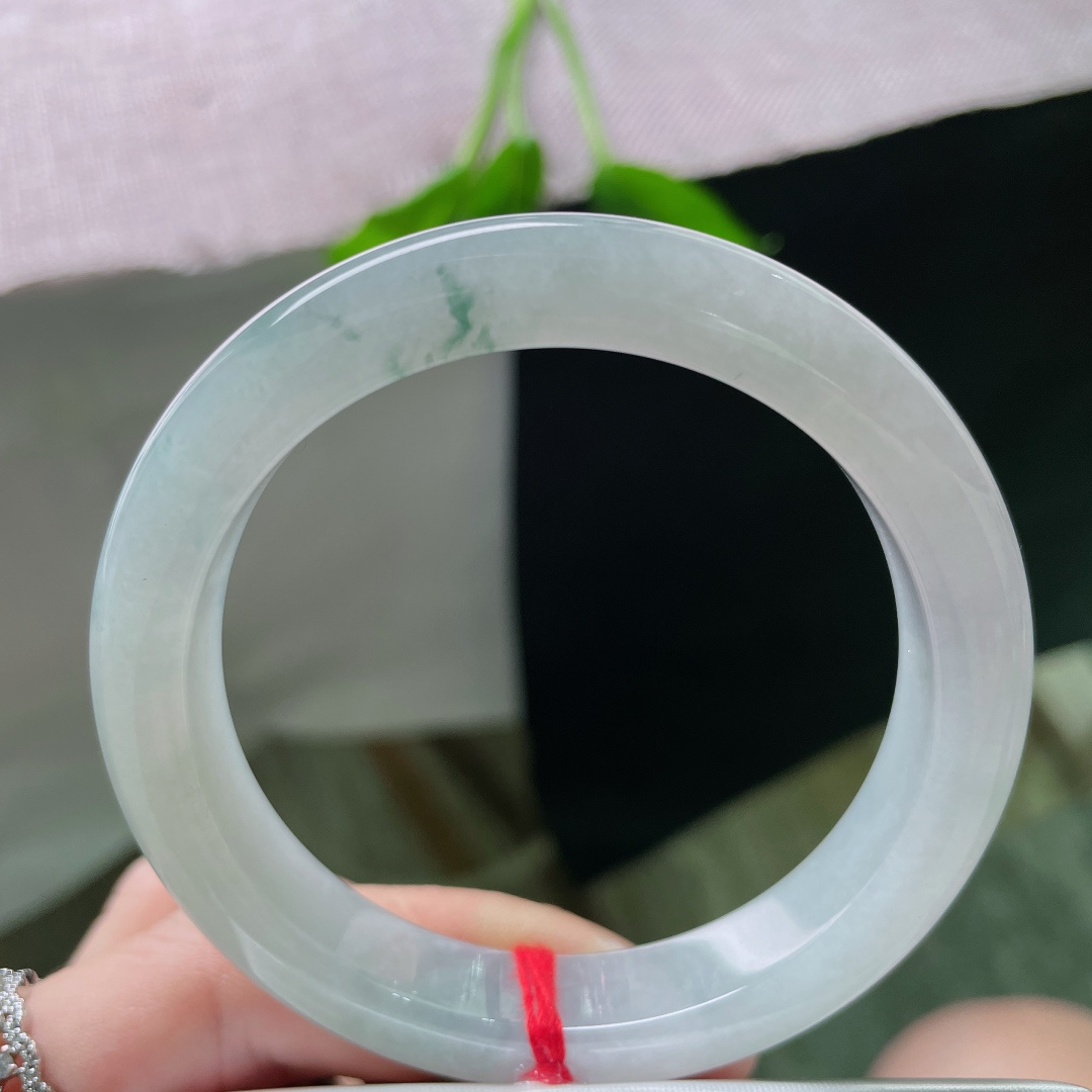 56/11.3/8.4飘花正圈，冰润细腻，飘逸，灵动，温柔大方，无裂，ss51220a