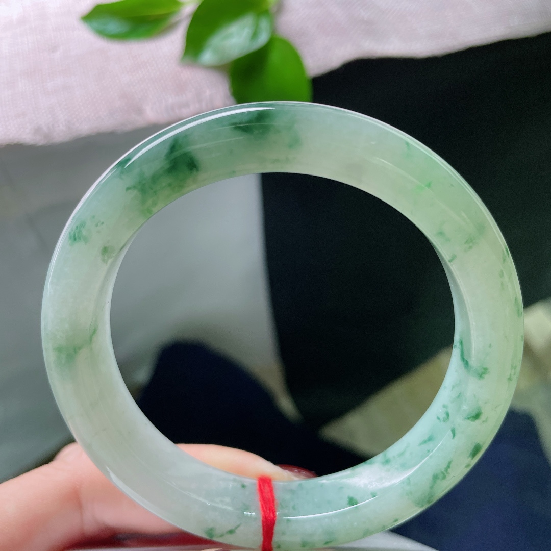 59.8/11.8/9.6，飘花正圈，大圈口，花是远山，是孤舟，是画中游走的墨韵。无裂，ss5547