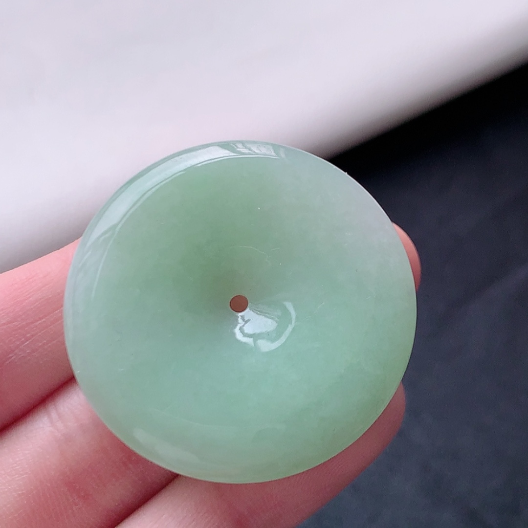 ️️糯冰平安扣挂件 品相喜悦，底子冰润细腻，佩戴优雅灵气货号06417，37.9-5.9