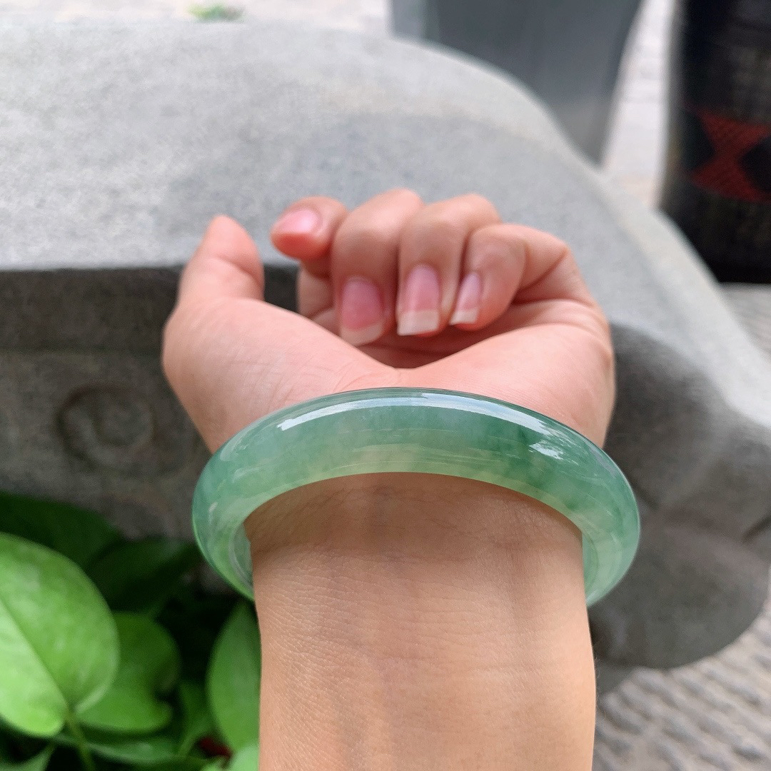 大圈口 58.4-12.3-8.4【冰芙蓉绿正圈手镯】正圈58 59可戴