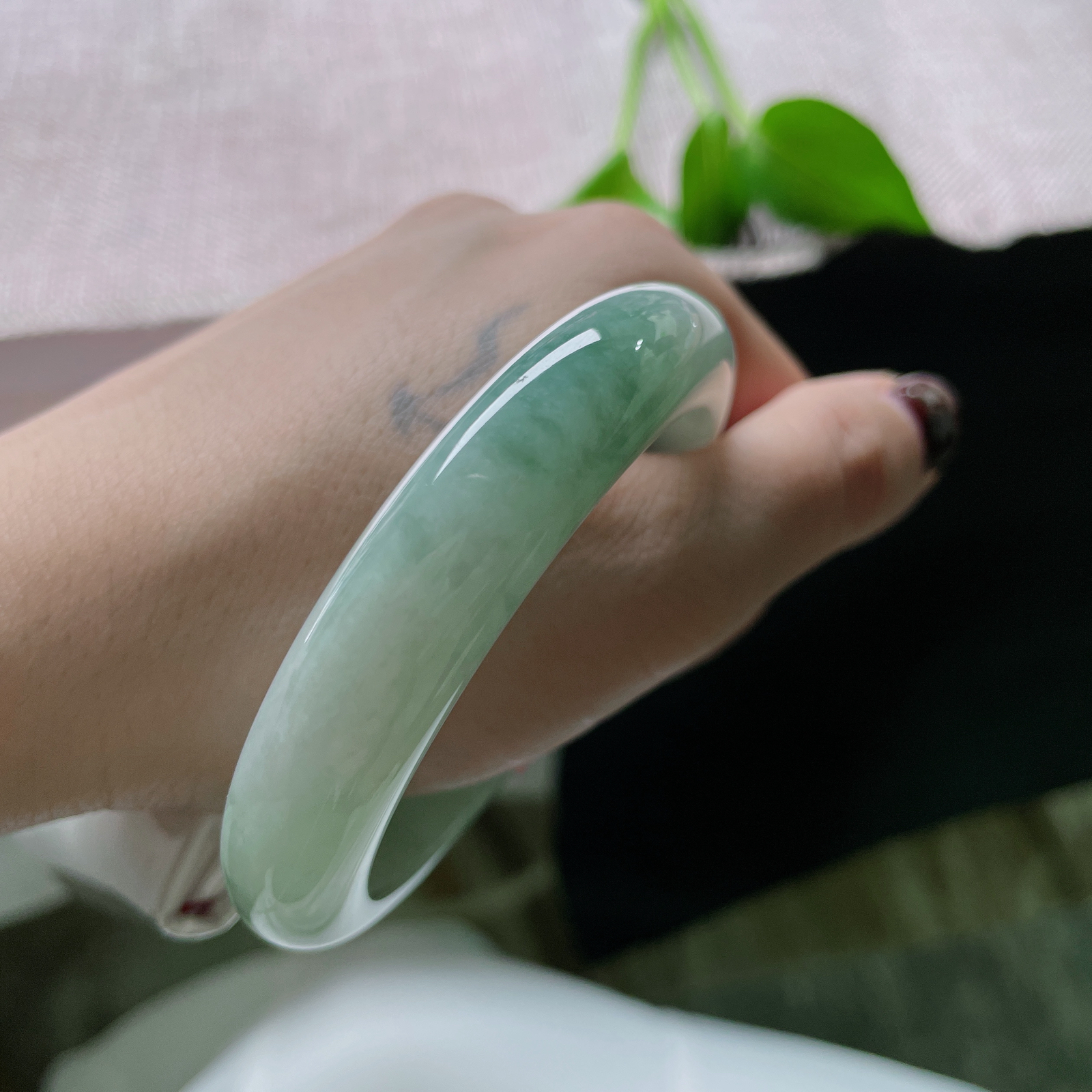 55.6/12.7/8.9飘花正圈，水润细腻，温润如玉谦谦君子..