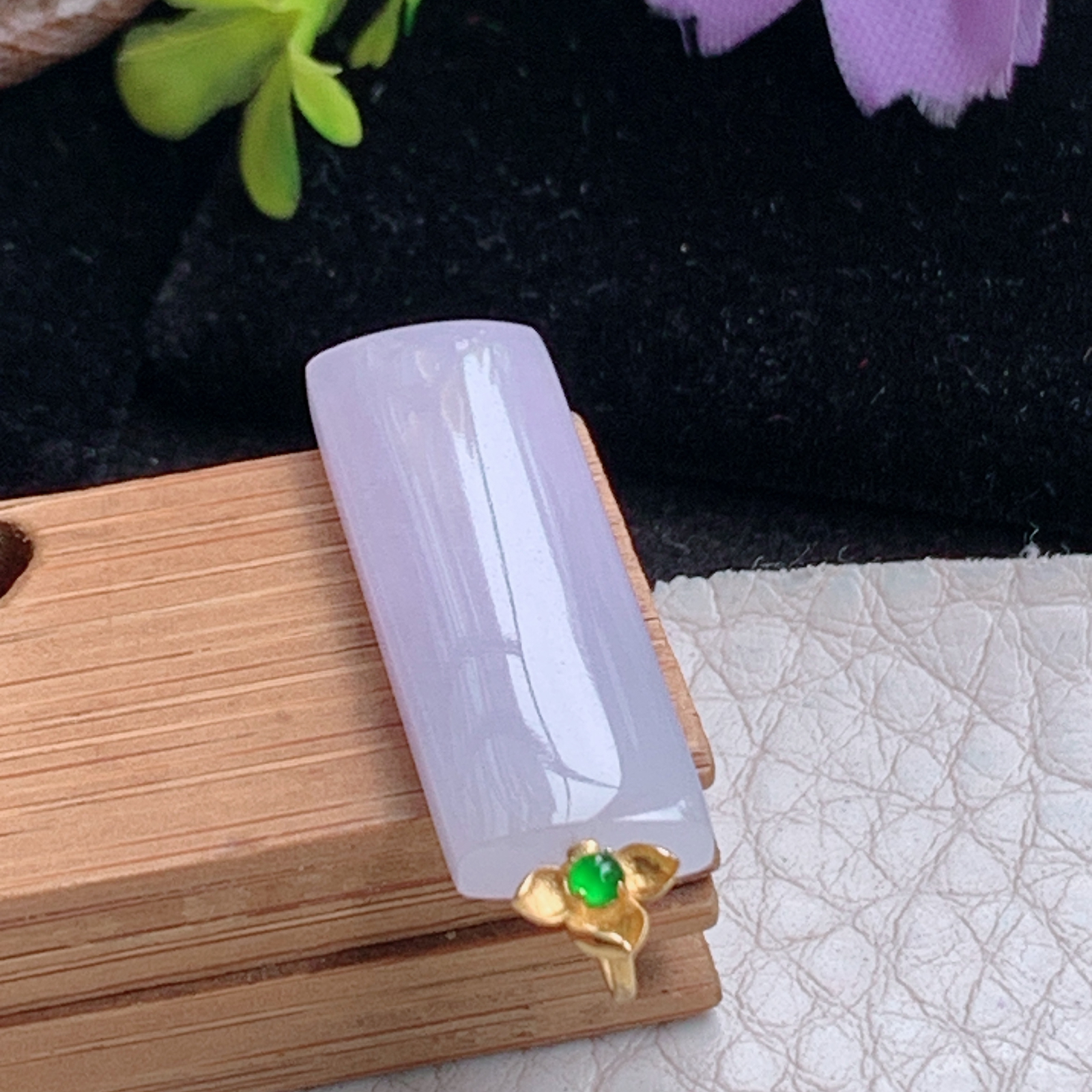zz3实拍28.5*9.5*4天然缅甸翡翠淡紫无事牌小吊坠镶金扣女生玉坠