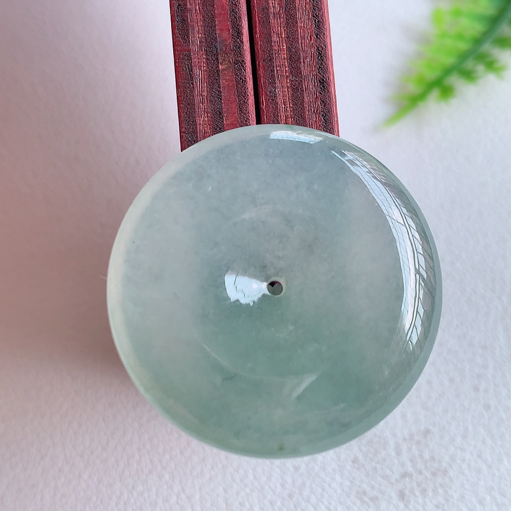 冰润平安扣吊坠，厚装饱满，冰润剔透，细腻水足，种质润泽，飘花灵动，佩戴优雅大气，W01.18   尺