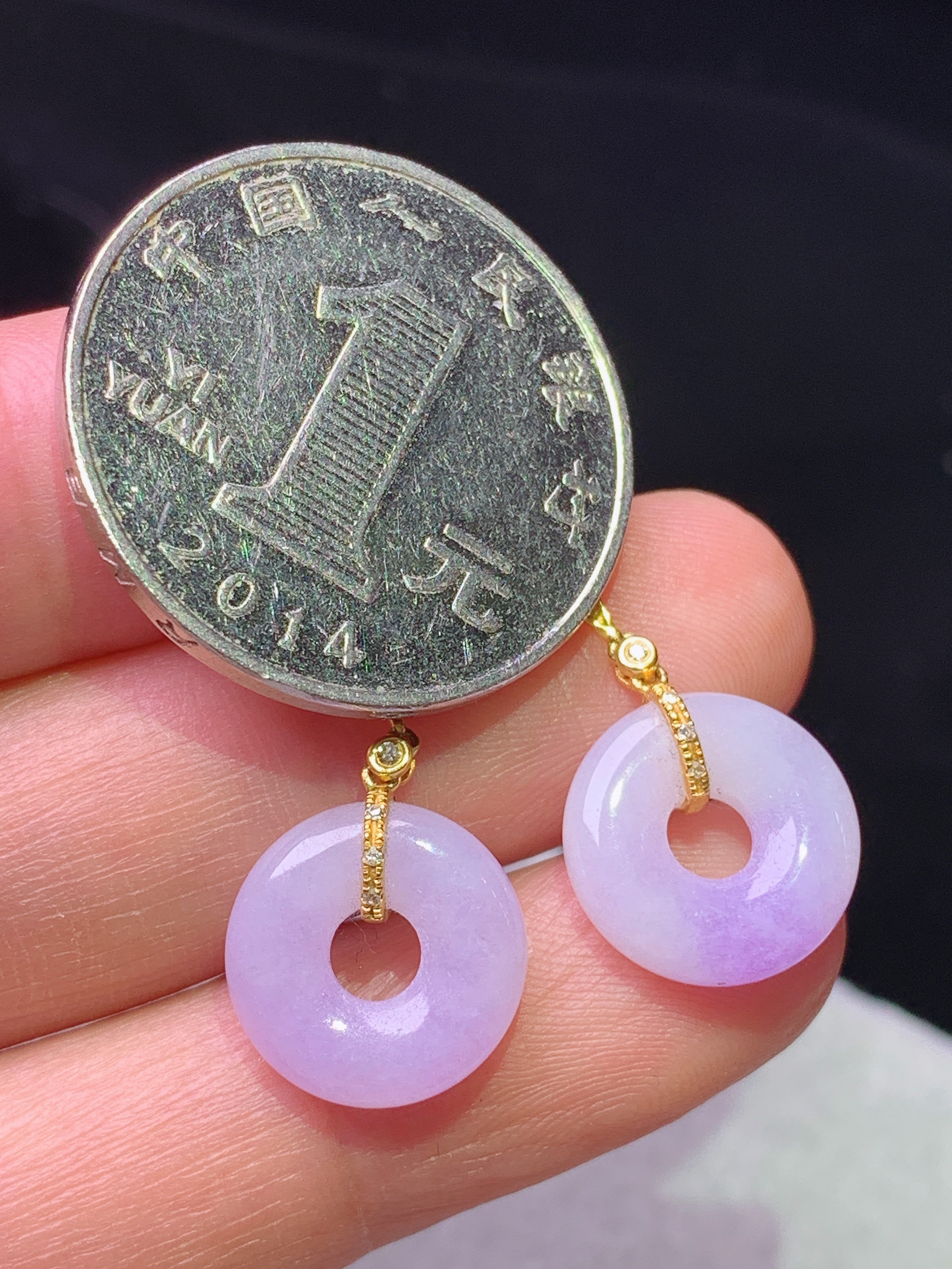 18k金钻镶嵌紫罗兰平安环耳坠 玉质细腻 色泽艳丽清新 水润亮眼 整体尺寸23.3*12.2*3.3L4