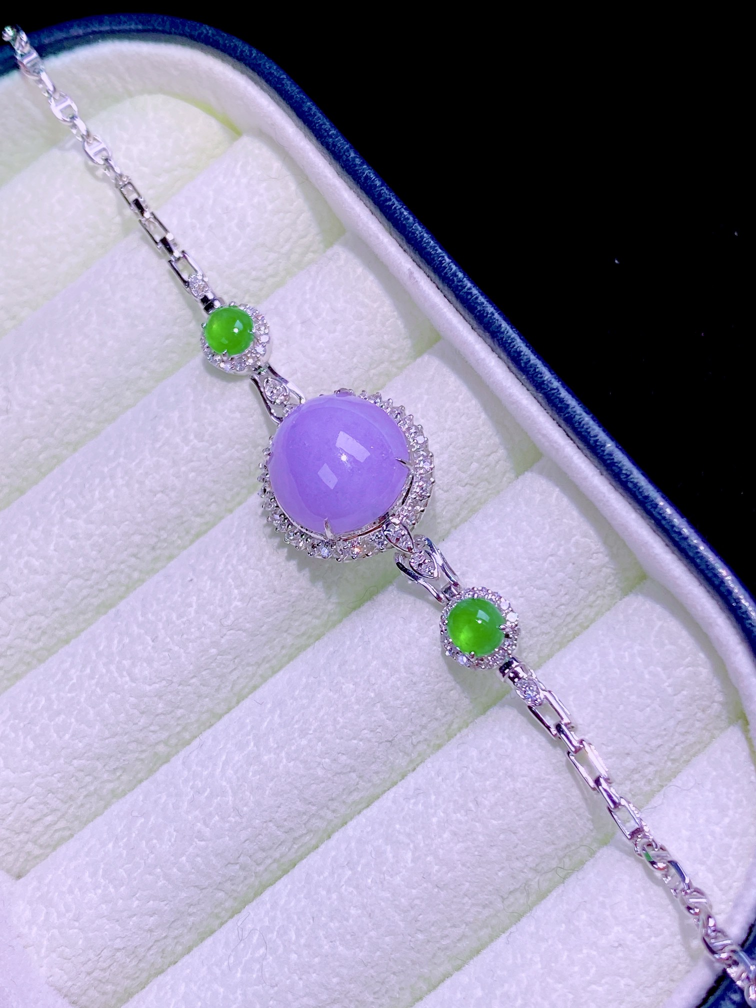 ️月移花影动 疑是玉人来天然翡翠冰种蛋面手链 高品质 奢华款戴于腕间高雅气质 满满的珠宝感 新品，12.4-11.6-5