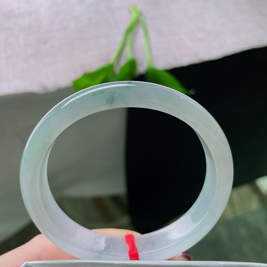 54（48.6）/11.6/6.9绿底贵妃，冰润细腻，秀丽，飘逸灵动，贵气，无裂，ss51235a