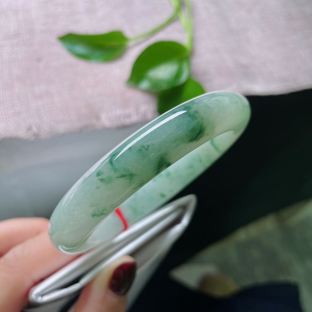 59.8/11.8/9.6，飘花正圈，大圈口，花是远山，是孤舟，是画中游走的墨韵。无裂，ss55479a
