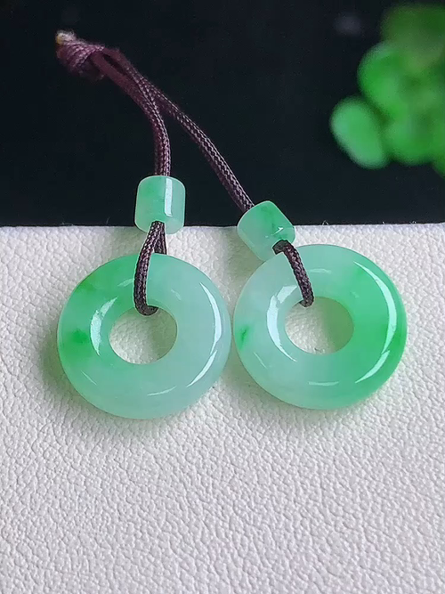  飘绿耳坠，无裂，尺寸12.5/3.2，№;y18zd 16