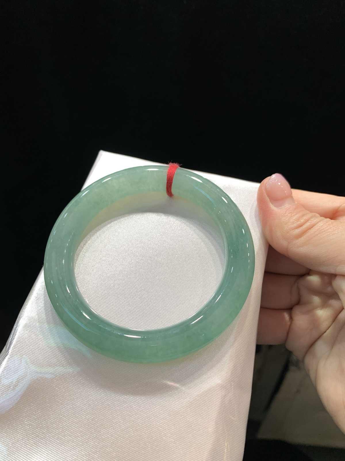 尺寸55.6/10.6/10.8，冰晴圆条手镯 
种好水足 清新甜美