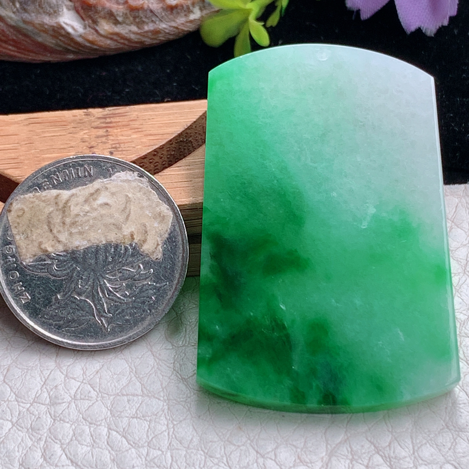 zz3实拍49*32*4天然缅甸翡翠飘绿平安无事牌吊坠简约素牌项坠