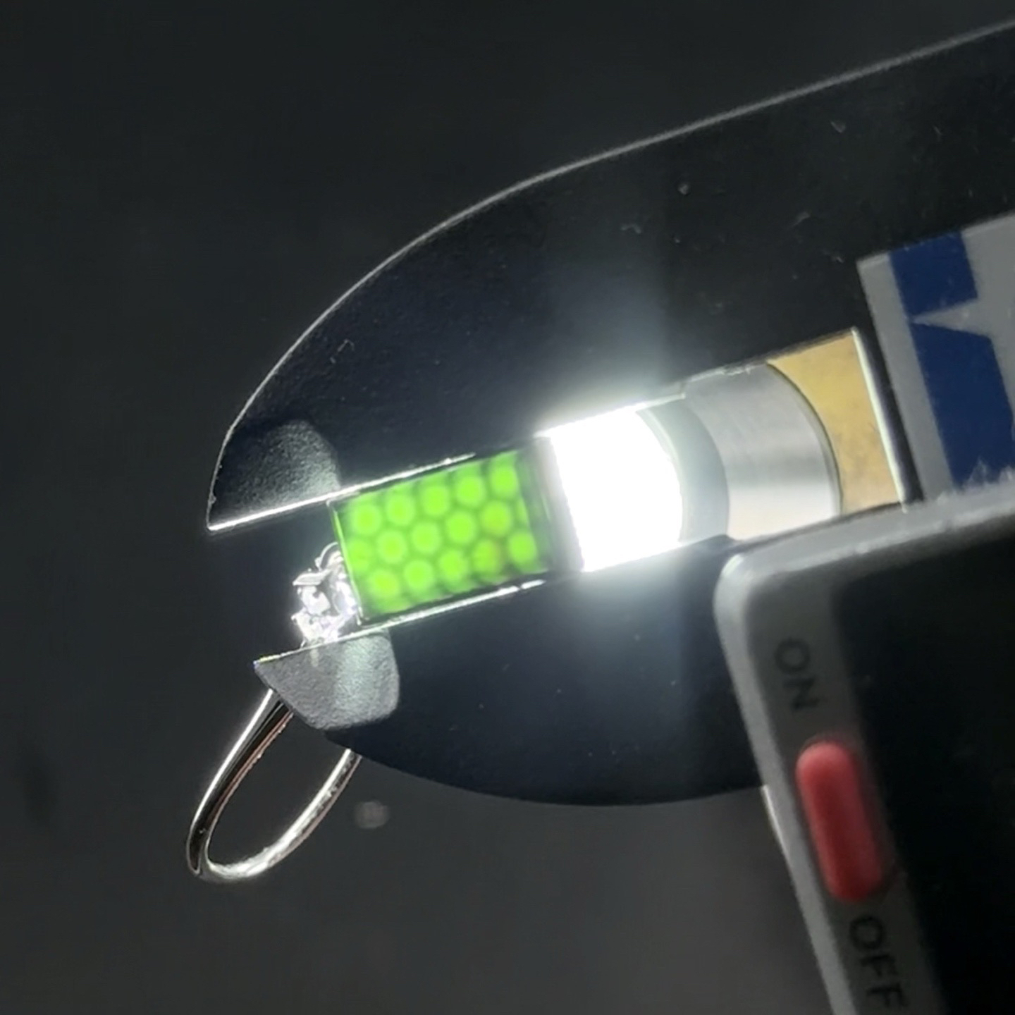 精品18k墨翠白金耳坠 种好色正 黑度极好 打灯通透 油性十足 尺寸9.6