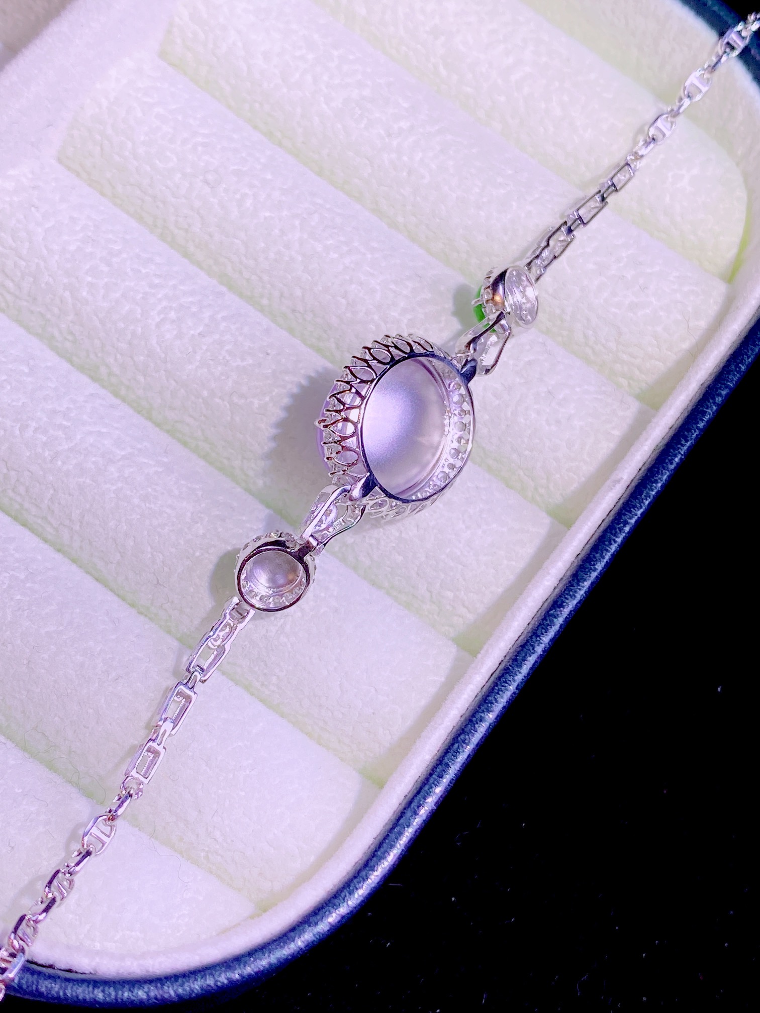 ️月移花影动 疑是玉人来天然翡翠冰种蛋面手链 高品质 奢华款戴于腕间高雅气质 满满的珠宝感 新品，12.4-11.6-5