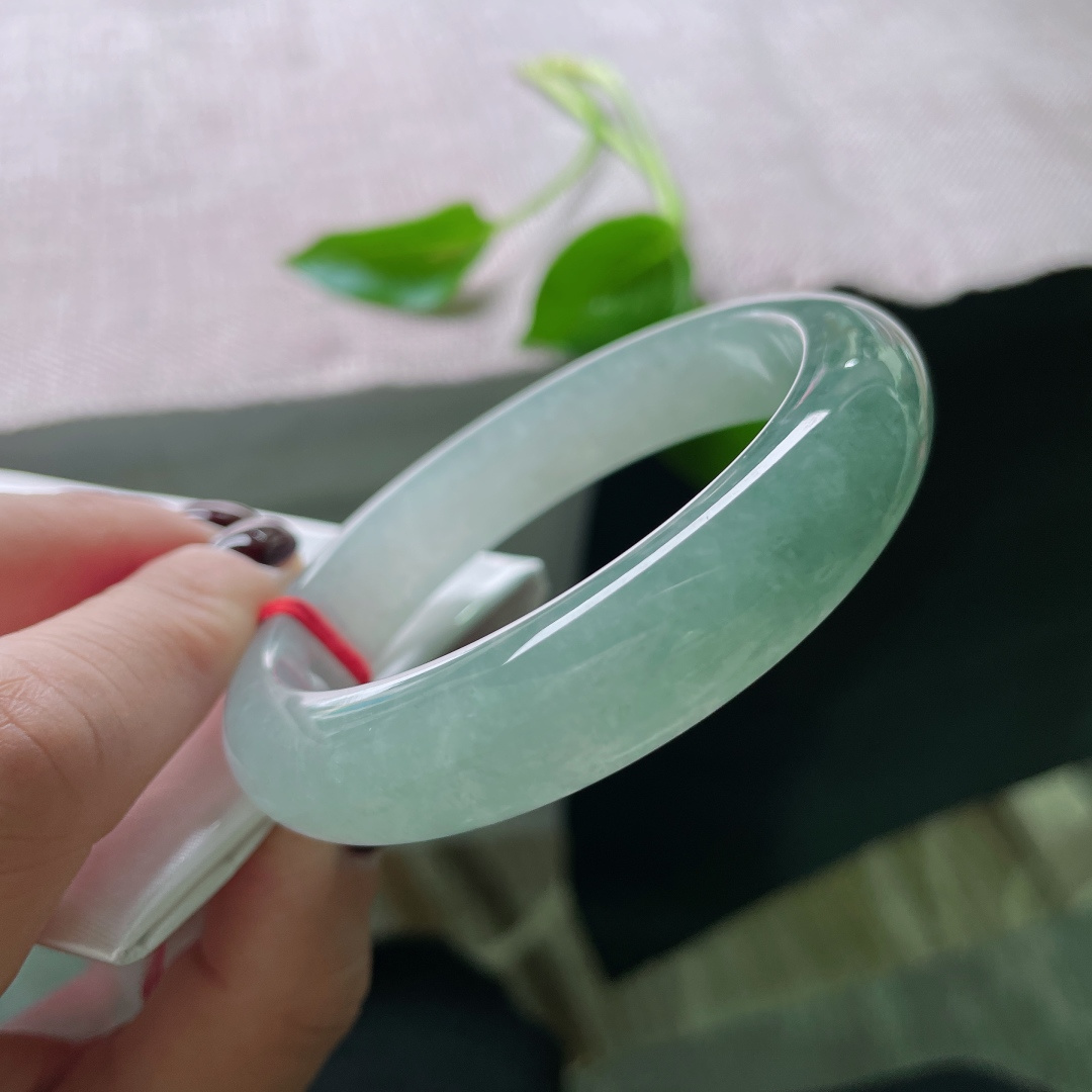 56.3/12.8/8.5，冰油正圈，像把天空和湖底的故事，全都封存在了这抹色彩里。无裂，ss50200a