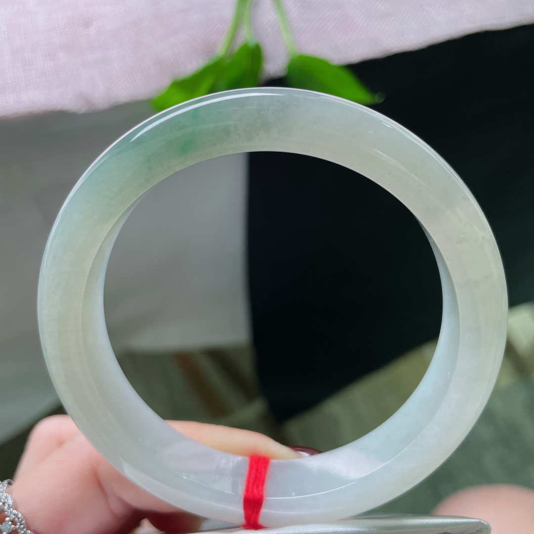 60/12.3/8.9绿底正圈，冰润细腻，渐变之色，婉间风华，悠然见南山，贵气，一点侧纹，ss511