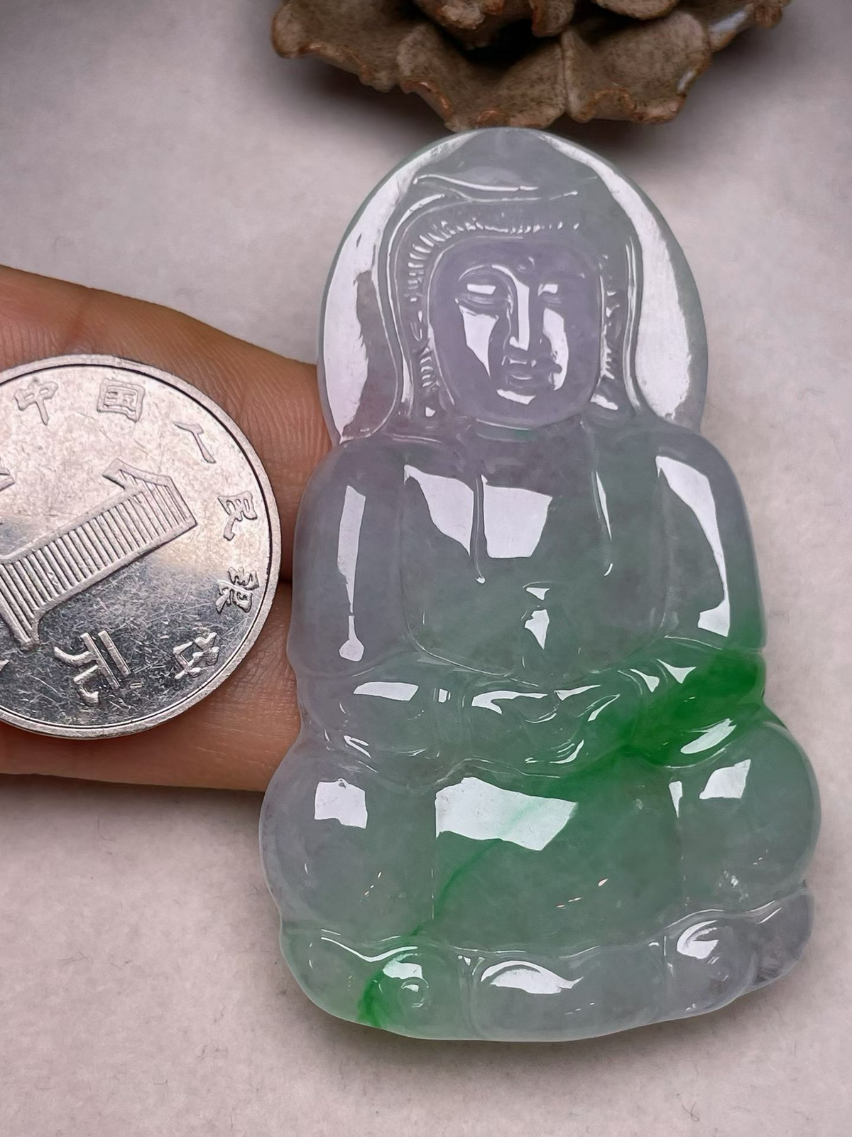 冰糯种飘绿【观音菩萨】吊坠，种水好，玉质细腻 ，卖相好.