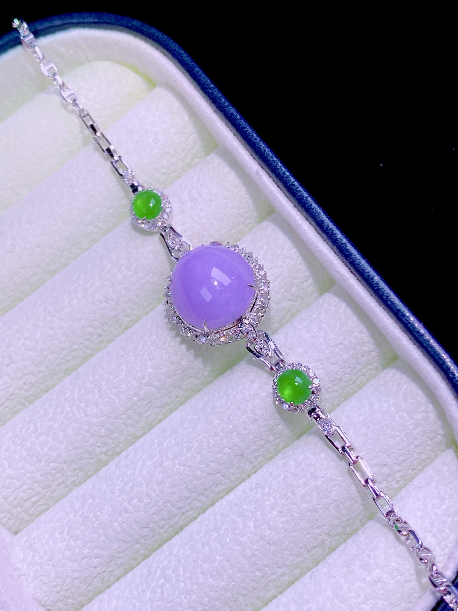 ️月移花影动 疑是玉人来天然翡翠冰种蛋面手链 高品质 奢华款戴于腕间高雅气质 满满的珠宝感 新品，12.4-11.6-5