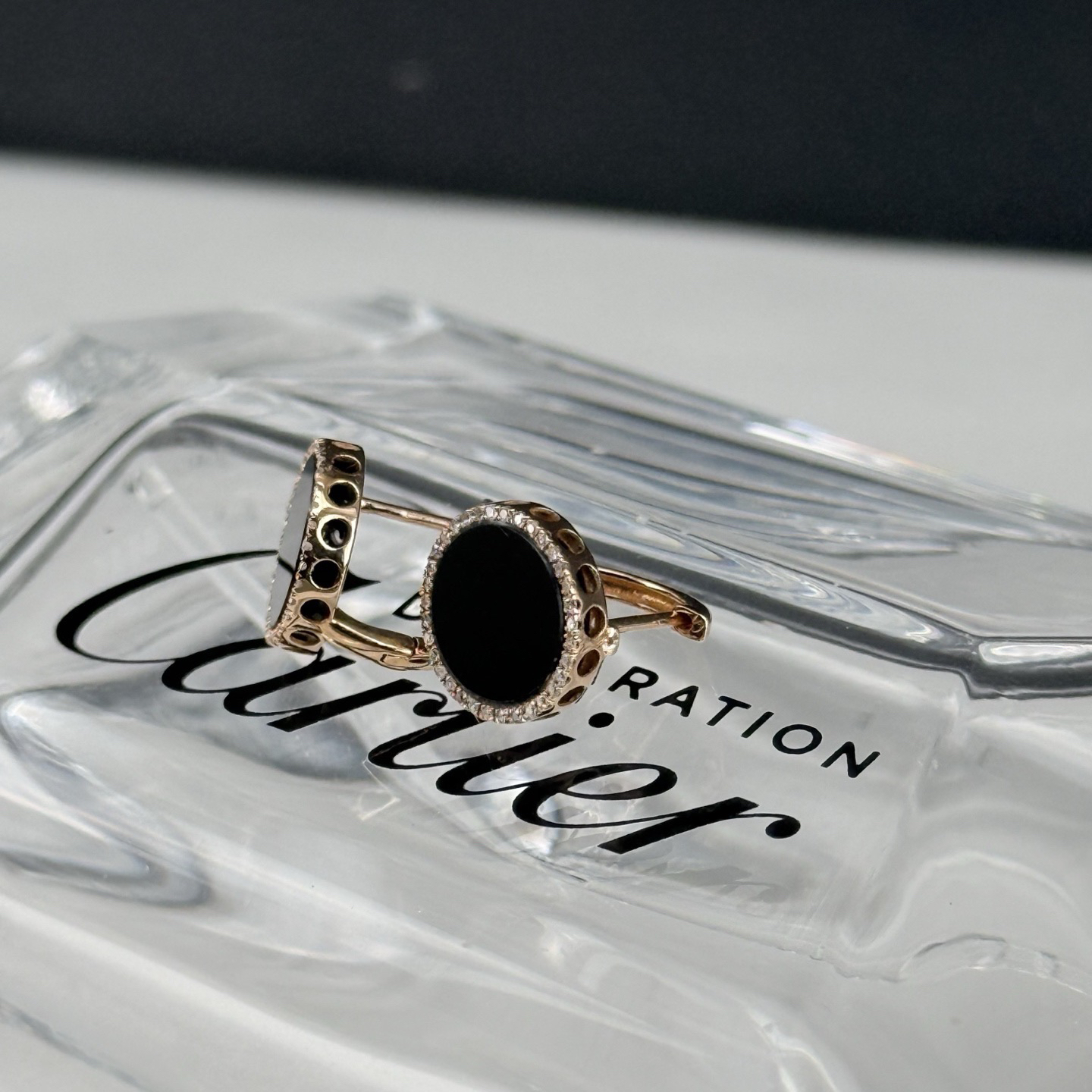 精品18k墨翠圆牌耳包 种好色正 黑度极好 打灯通透 油性十足 尺寸10.7