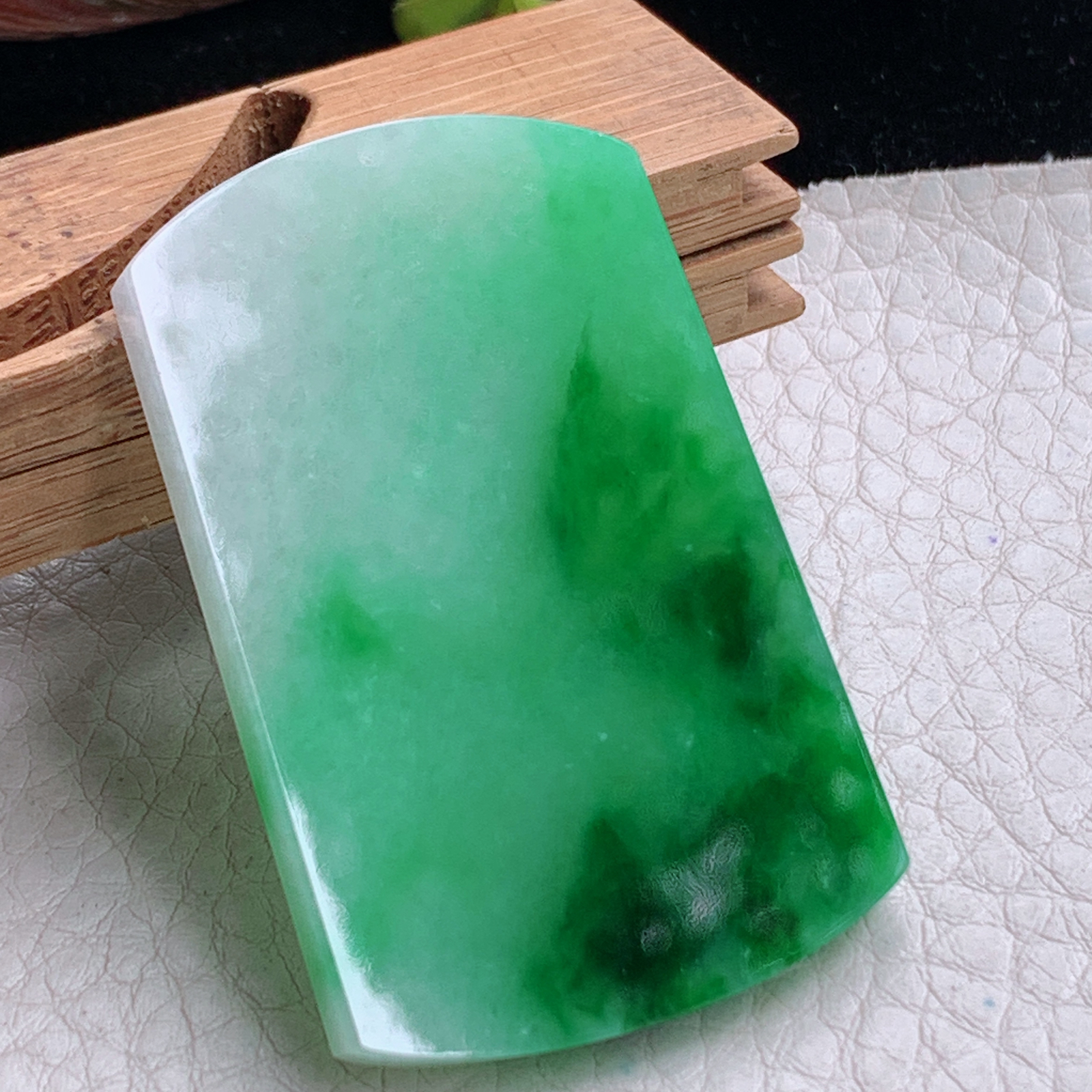 zz3实拍49*32*4天然缅甸翡翠飘绿平安无事牌吊坠简约素牌项坠