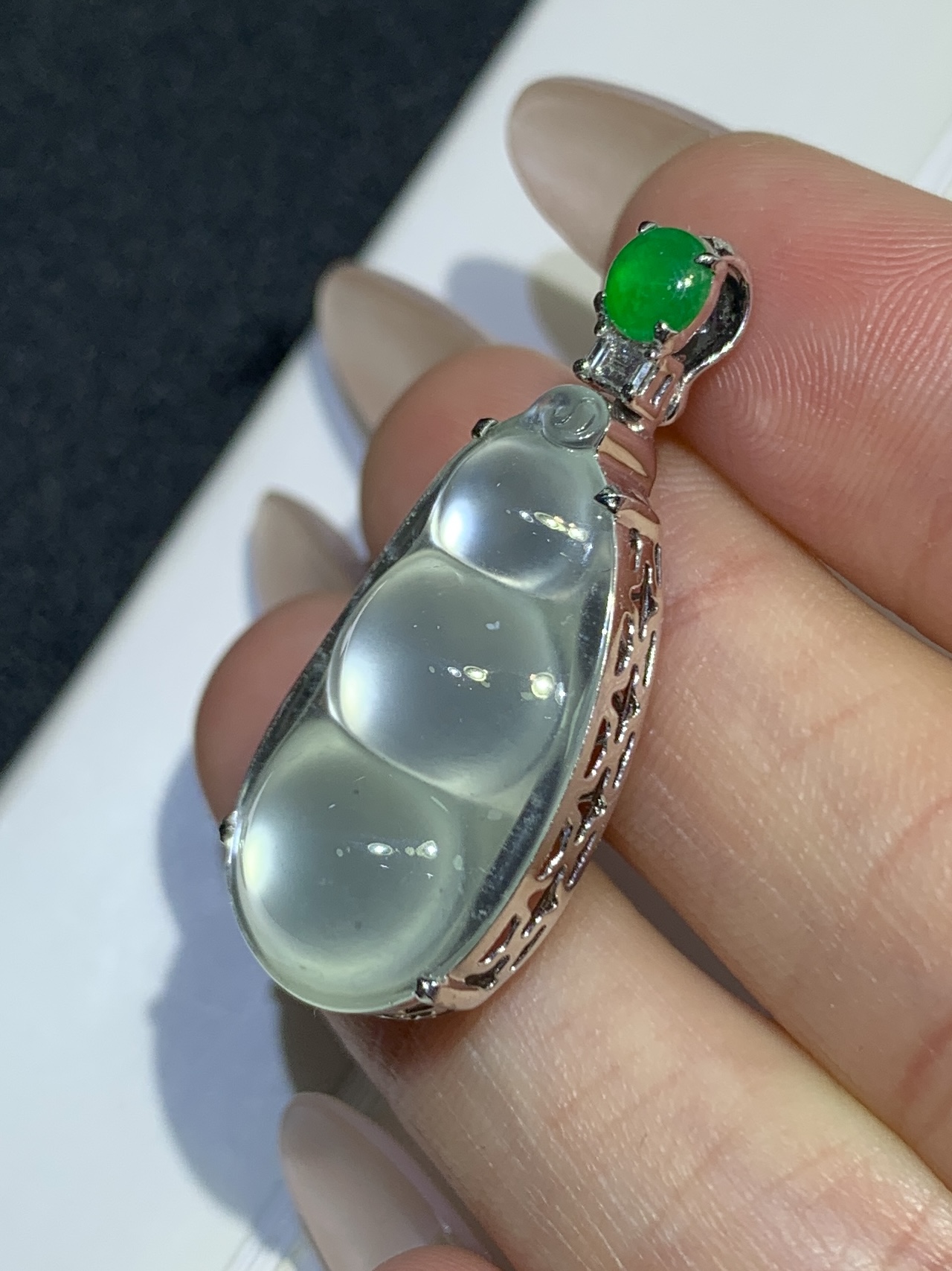 ️ 玻璃种炸光福豆吊坠，32.2-14.1-9.3