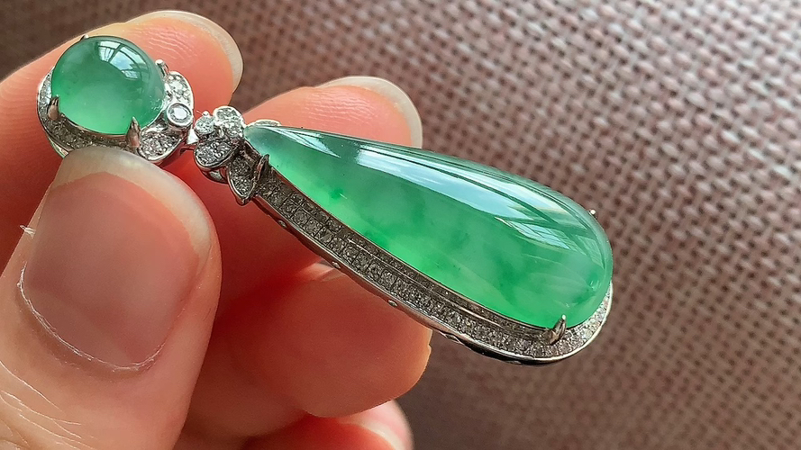 ️天然翡翠，飘花水滴，18k金，裸石29.5-11.4-6，yl418