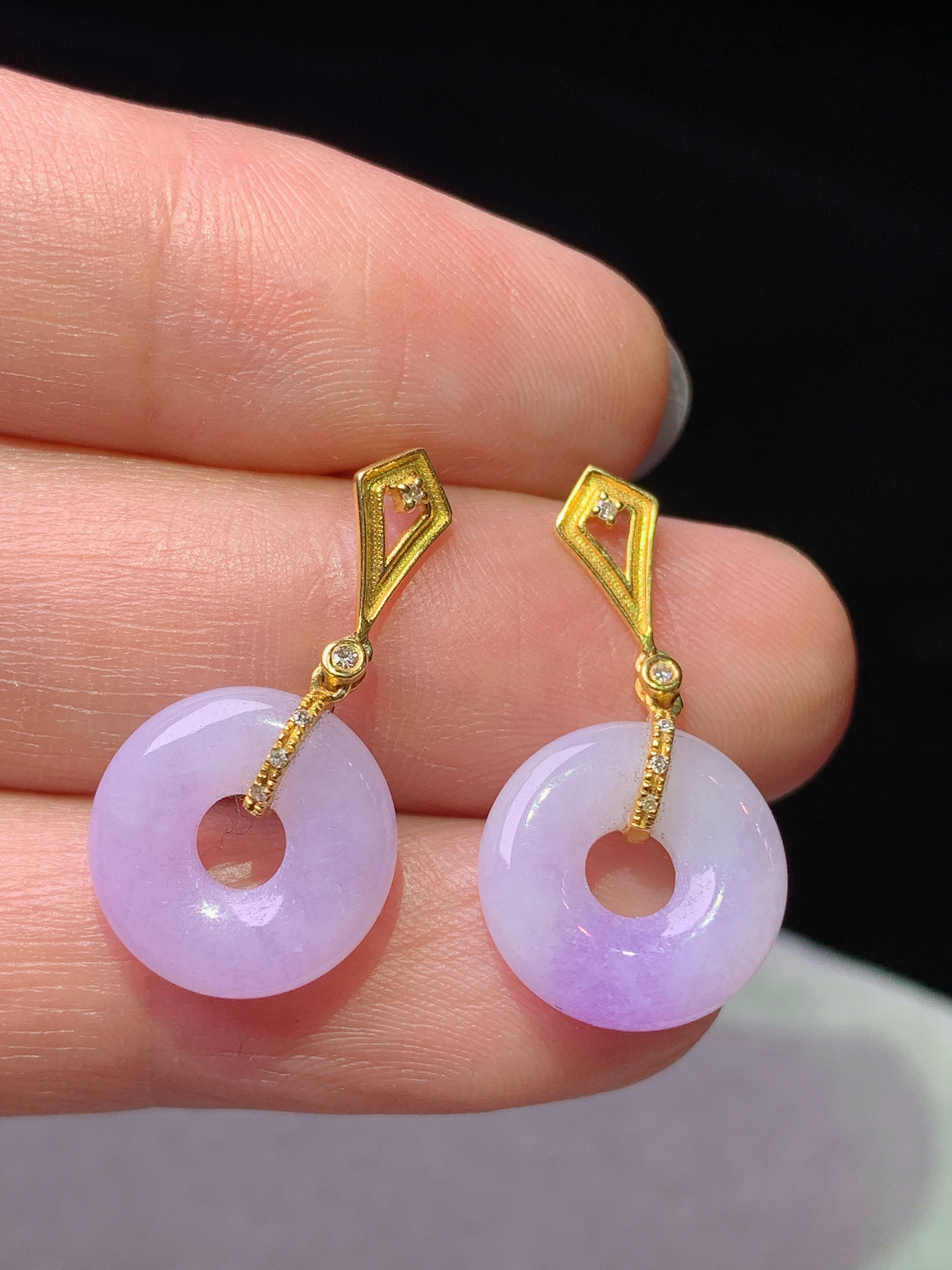 18k金钻镶嵌紫罗兰平安环耳坠 玉质细腻 色泽艳丽清新 水润亮眼 整体尺寸23.3*12.2*3.3L4