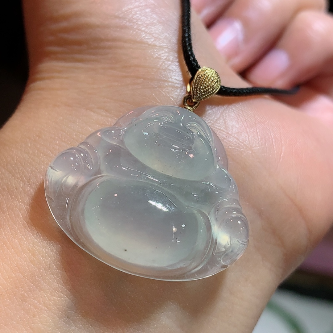 冰佛公吊坠。冰润底子细腻，胶感十足，佩戴简单大方货号89418，26.5-31.9-6.8